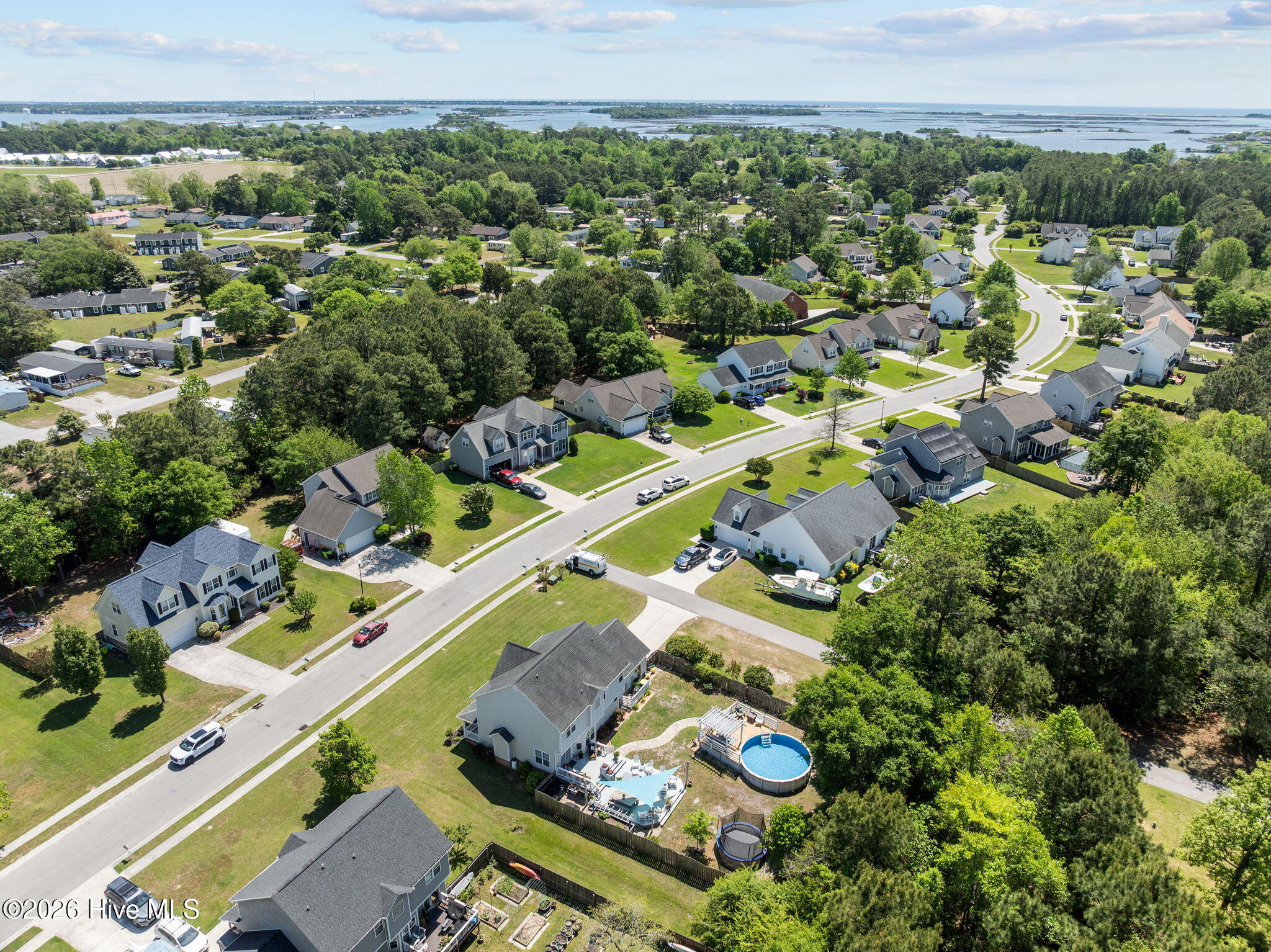 100568672 | Photo 51