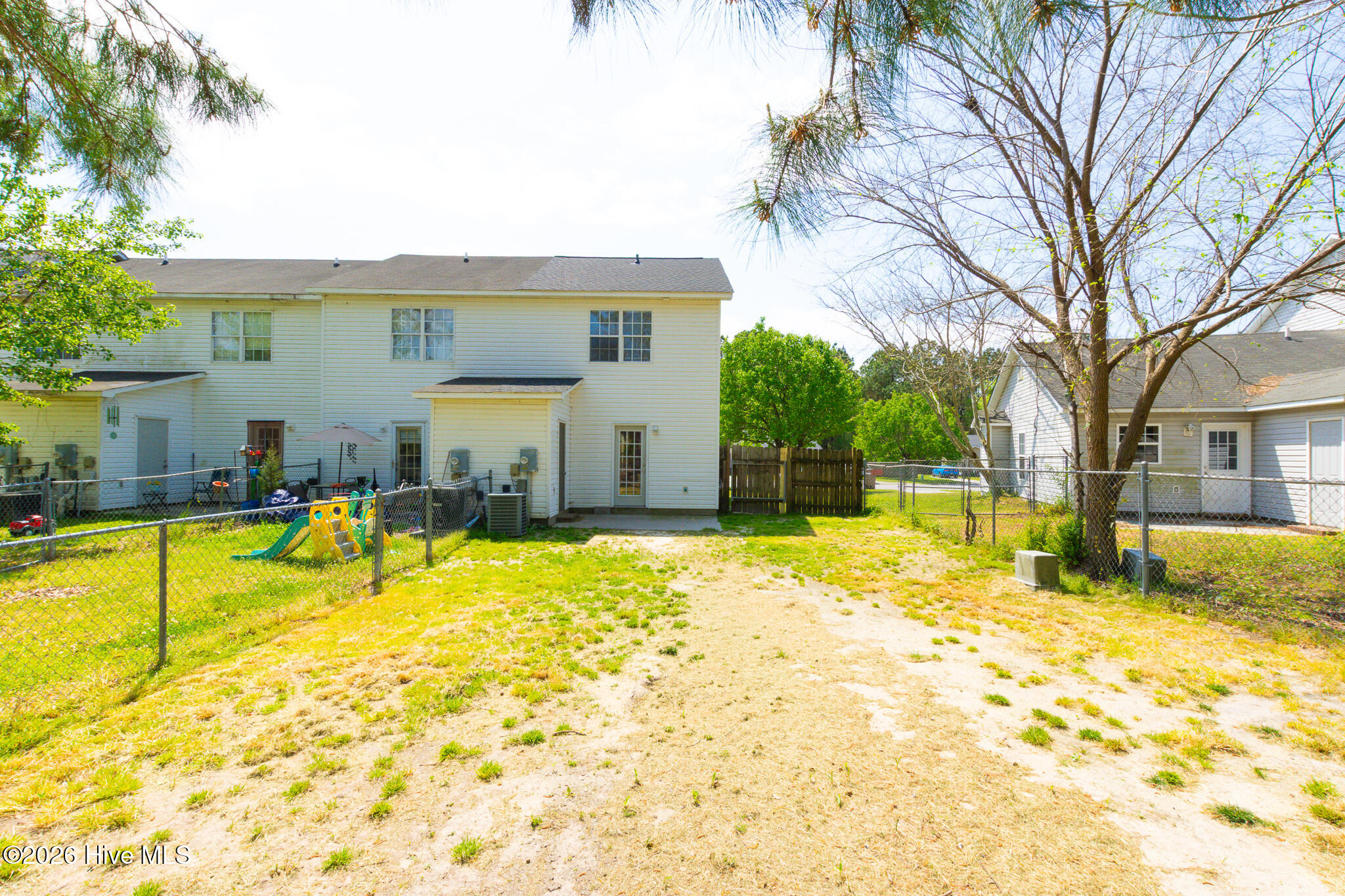 100564073 | Photo 23