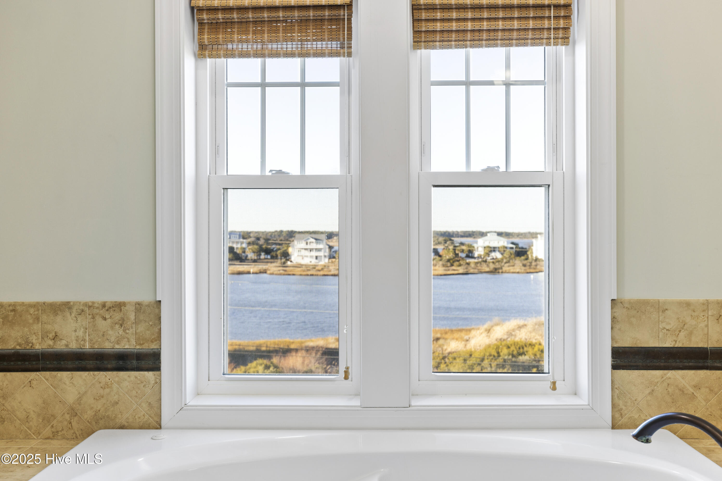 100546411 | Photo 42