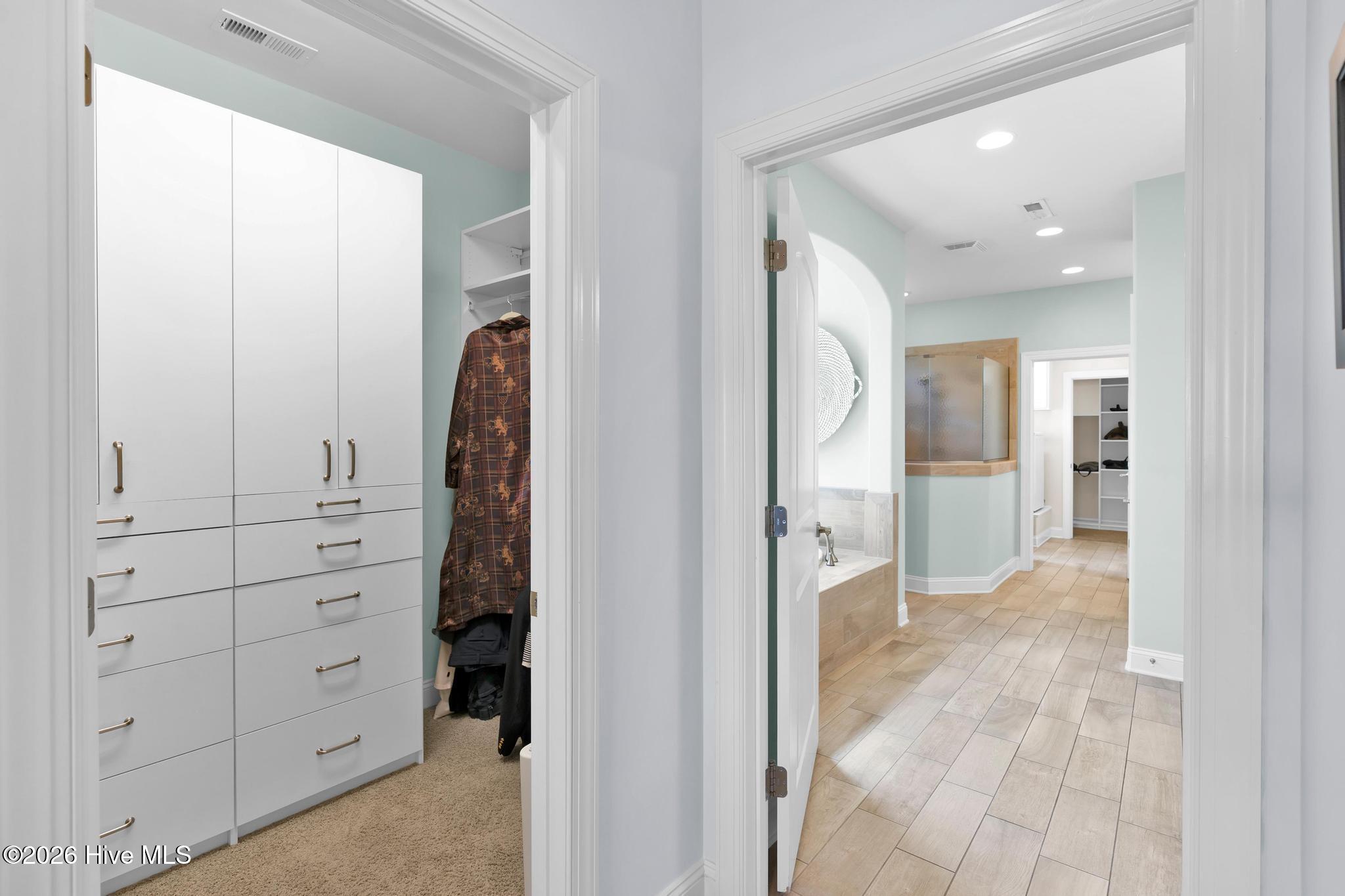 100569949 | Photo 30