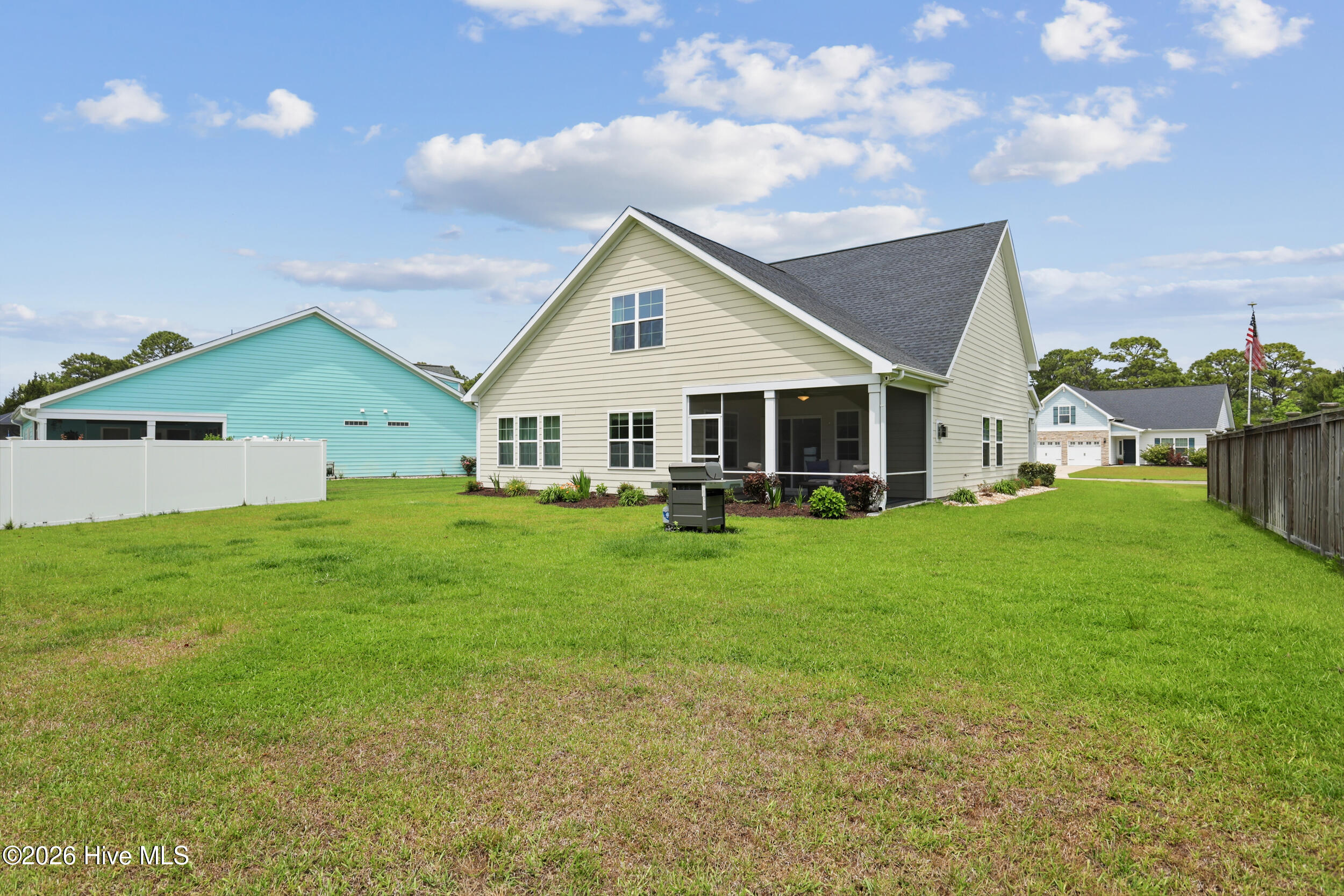 100570535 | Photo 40