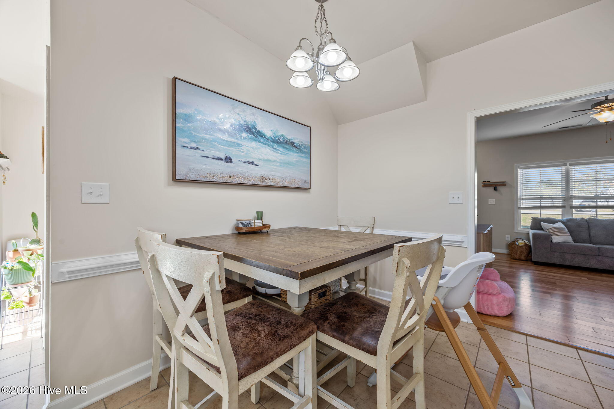 100560368 | Photo 15