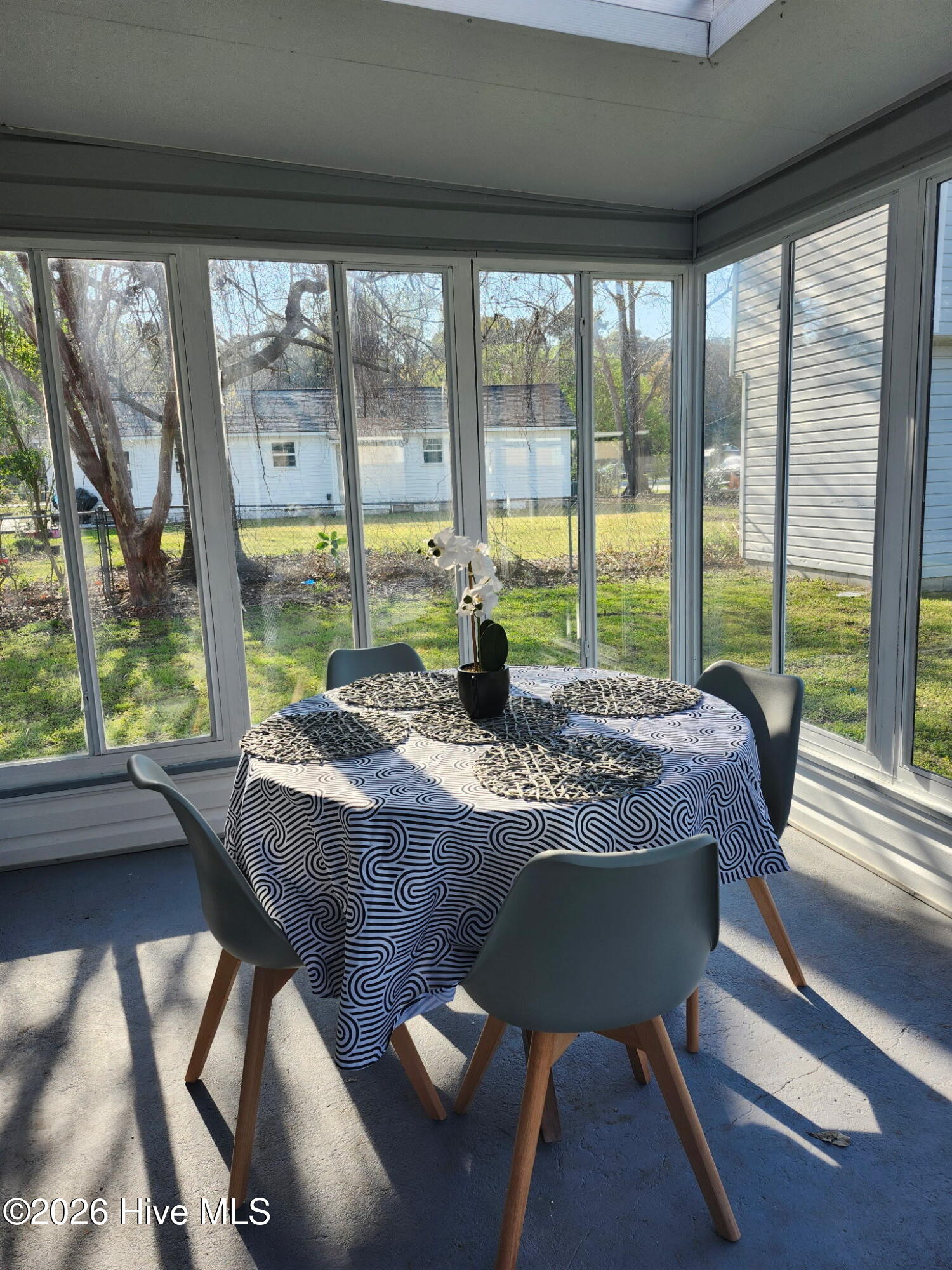 100562929 | Photo 27