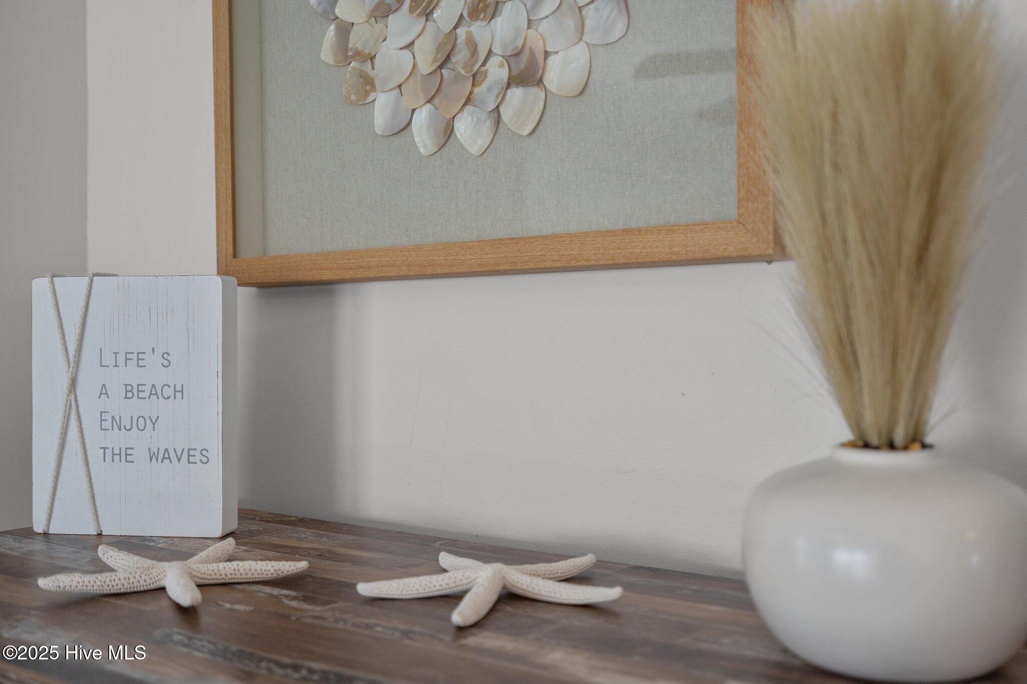 100537194 | Photo 24