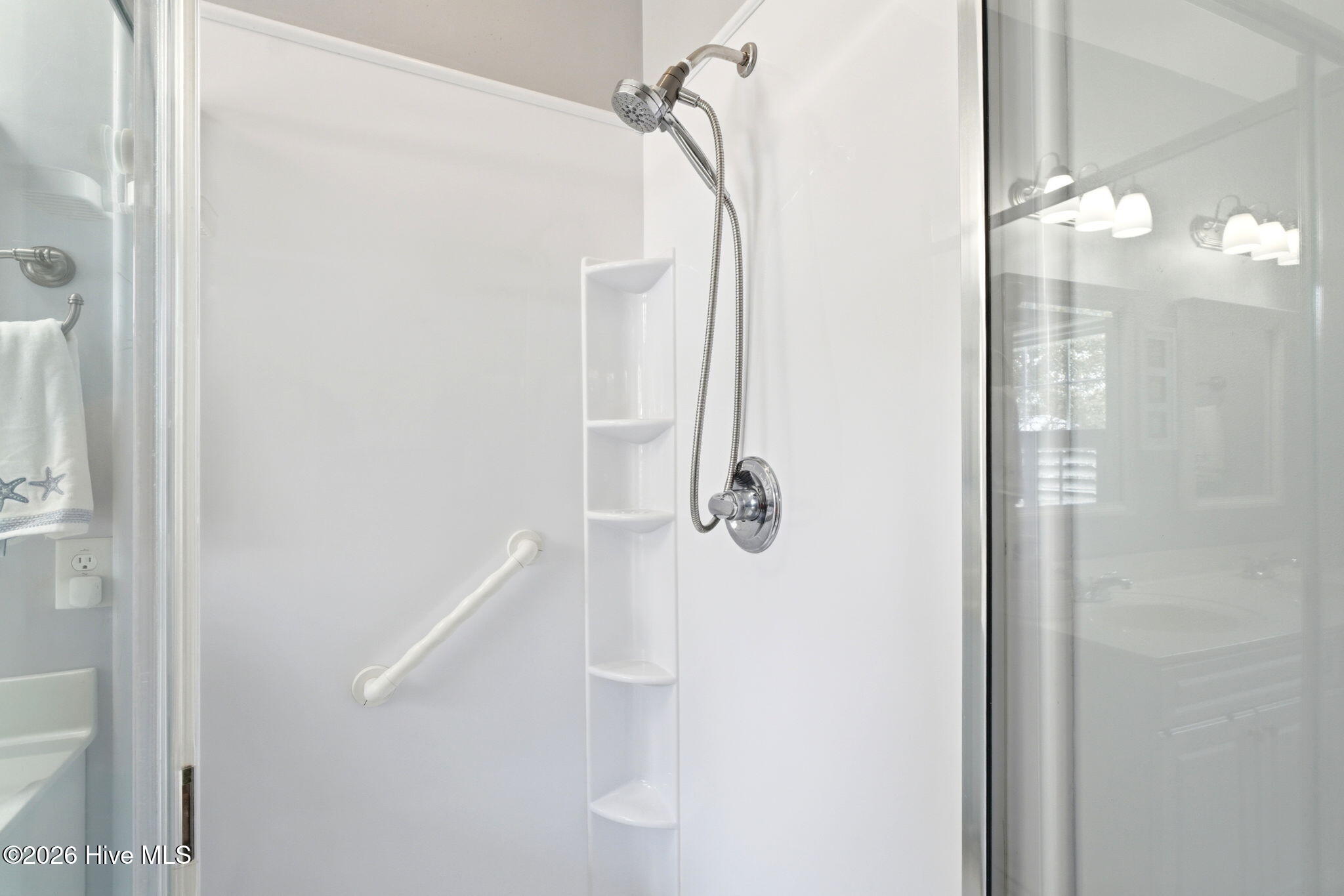 100565063 | Photo 41