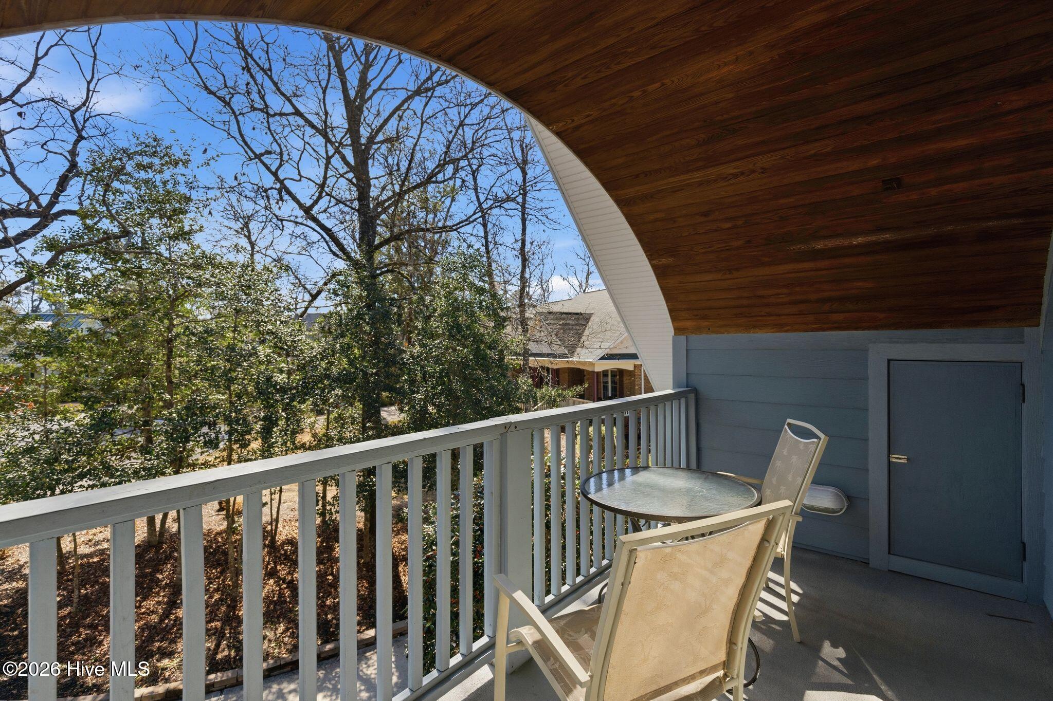 100555834 | Photo 47