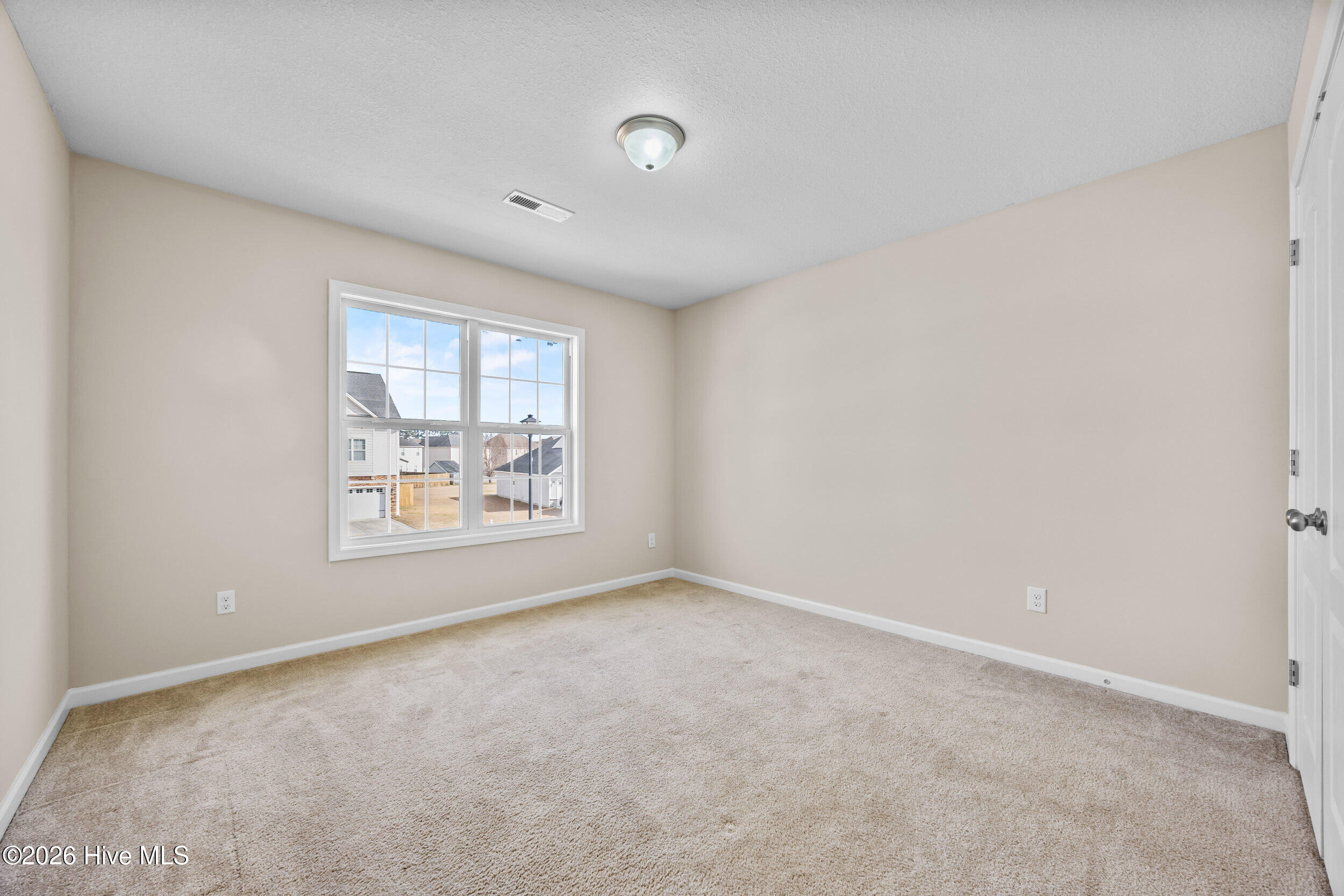 100548661 | Photo 46