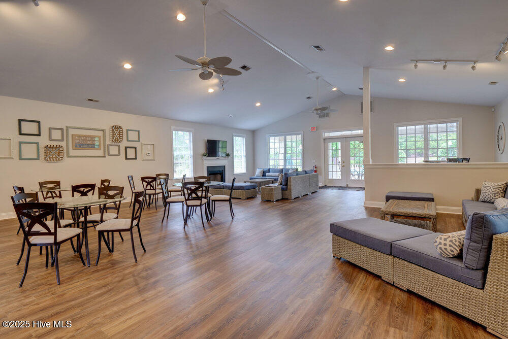 100531667 | Photo 74