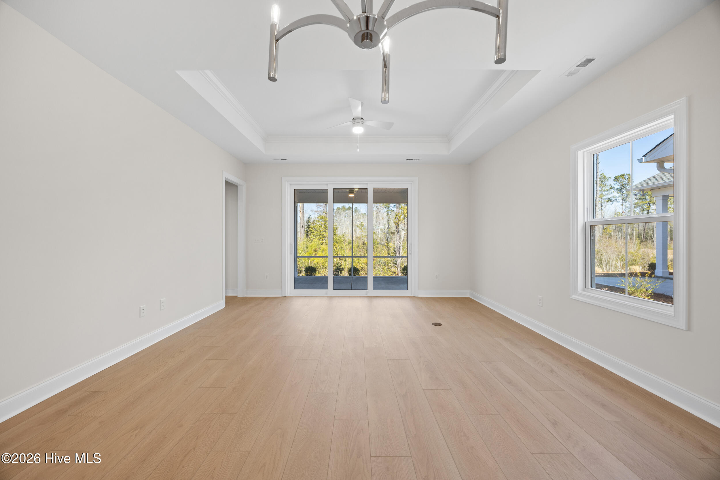 100539841 | Photo 20