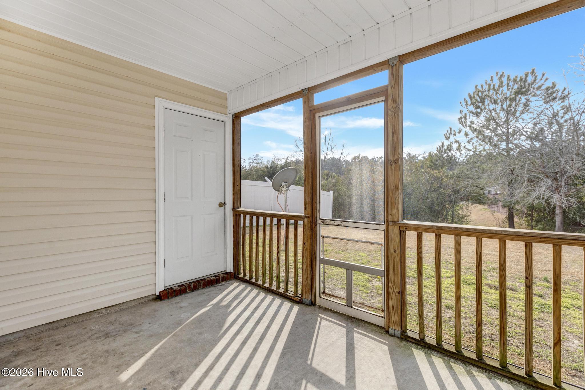 100567665 | Photo 19