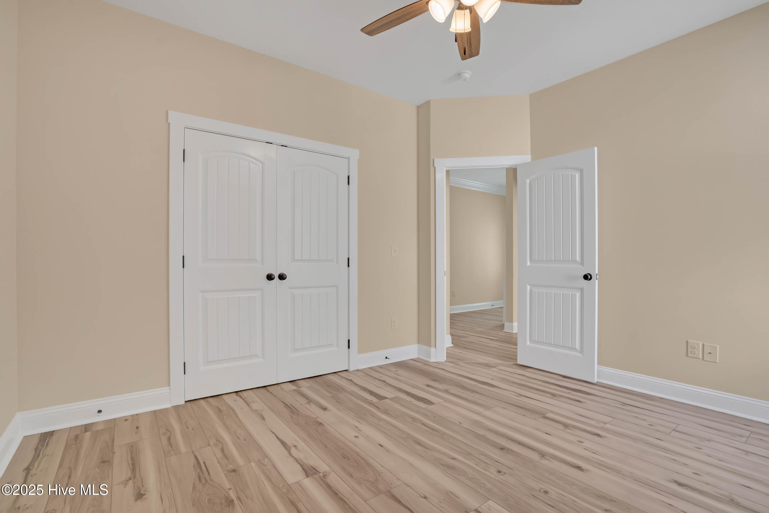 100460470 | Photo 44