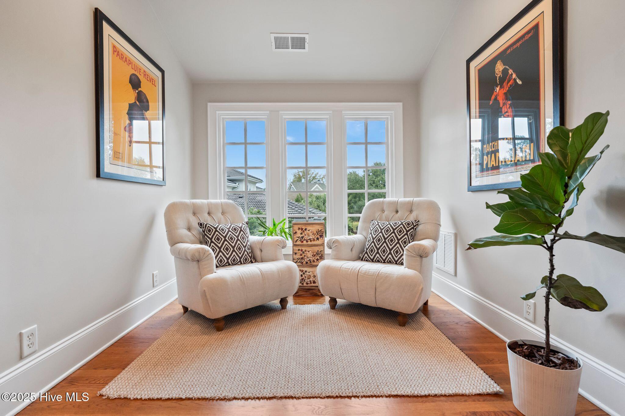 100530857 | Photo 40