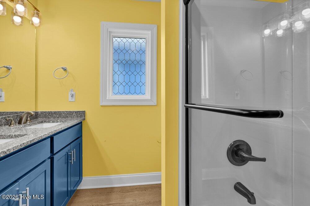 100558535 | Photo 26