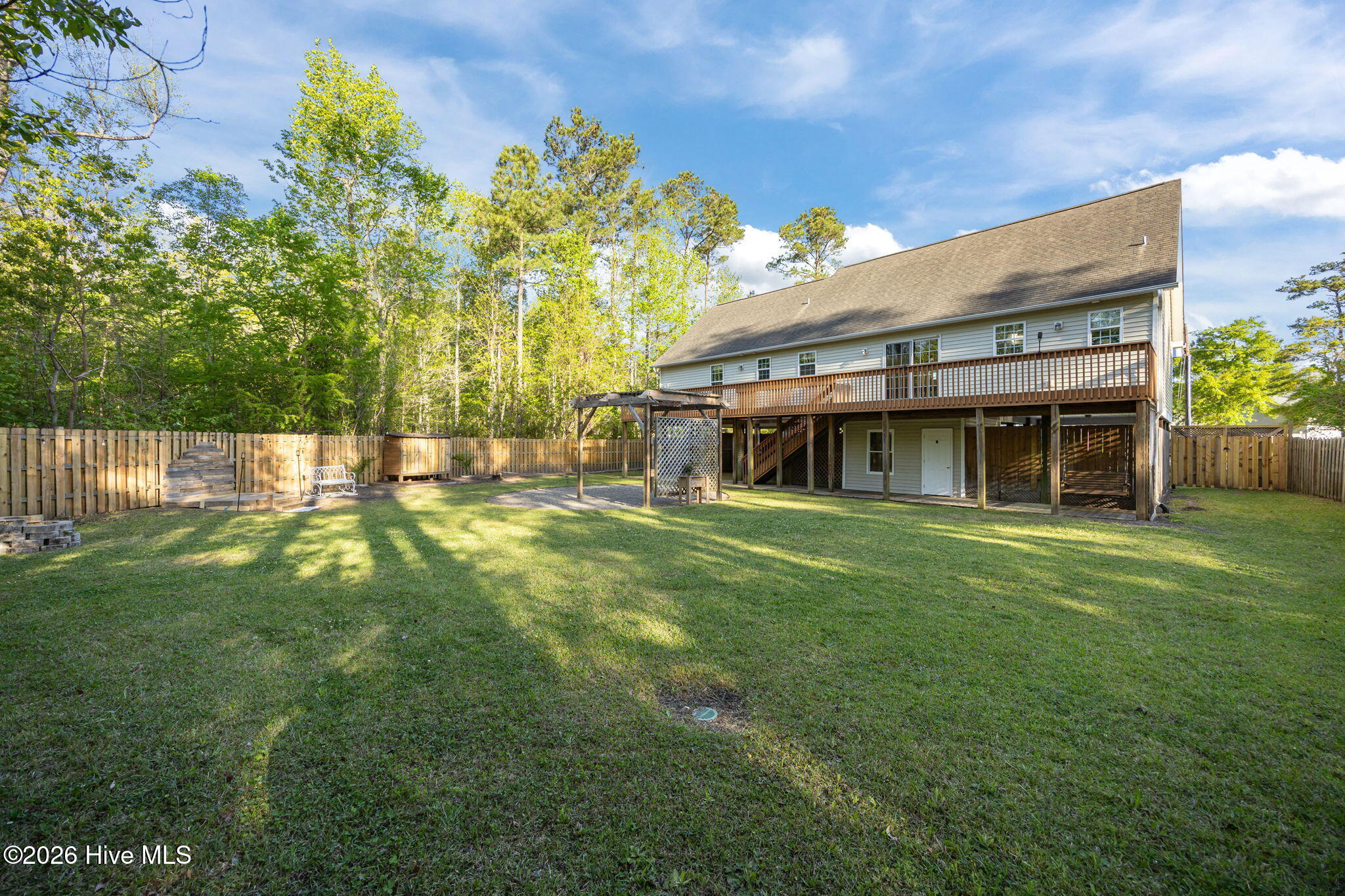 100564597 | Photo 46