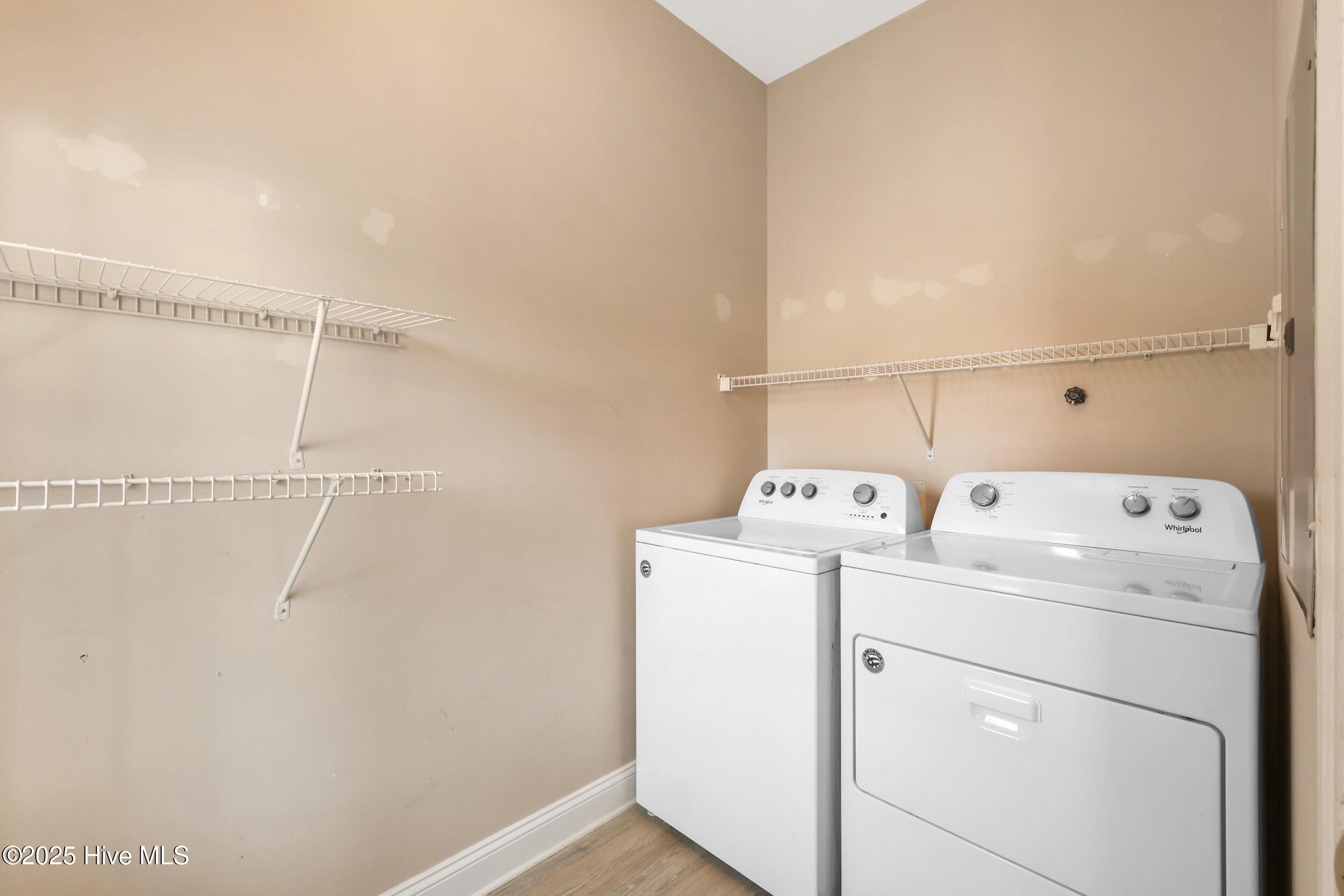 100544291 | Photo 24