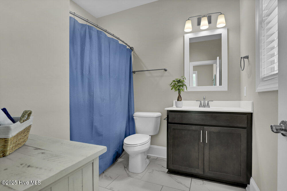 100543264 | Photo 19