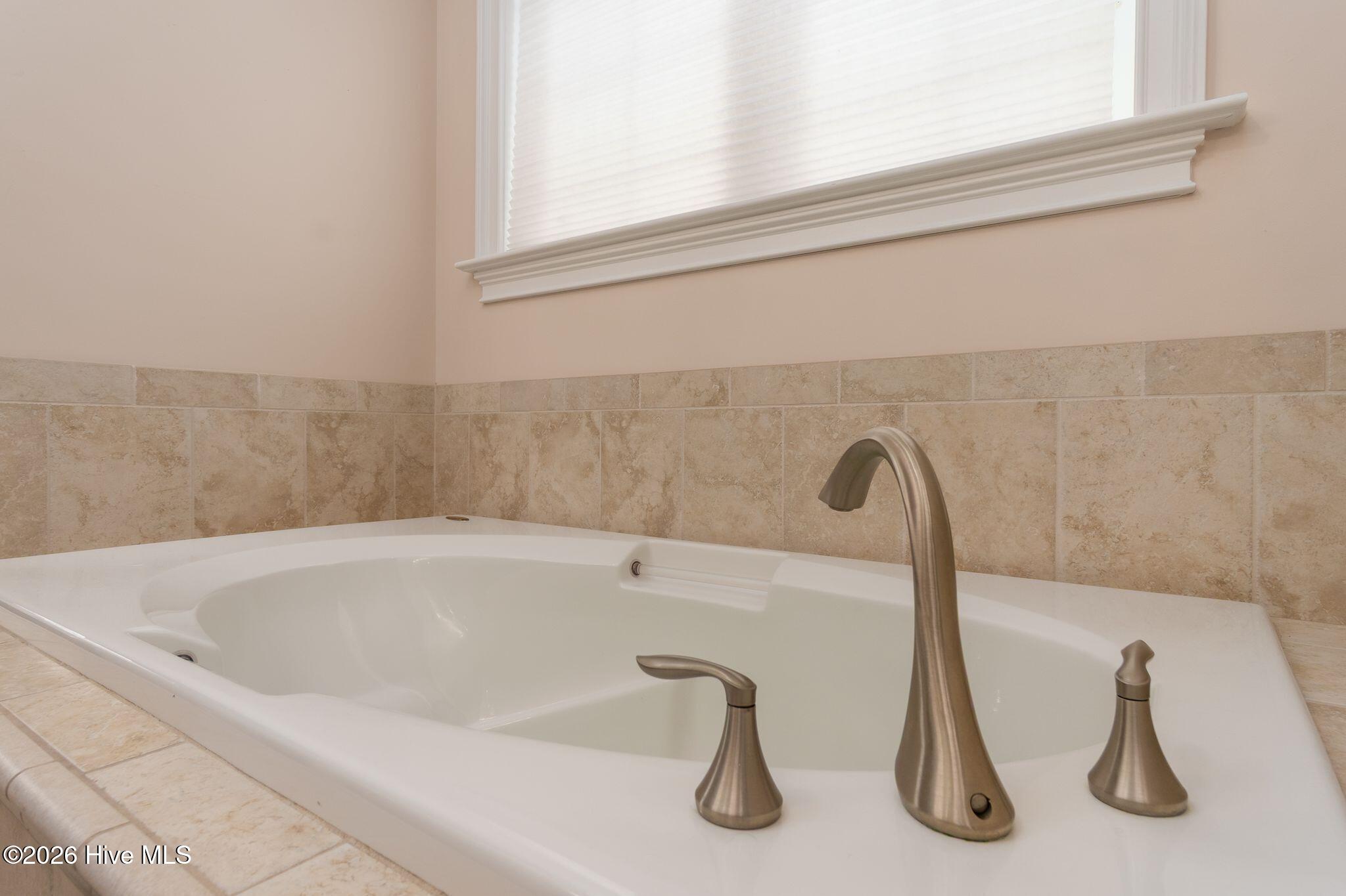 100556327 | Photo 26