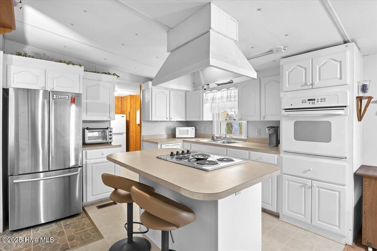 100518805 | Photo 14