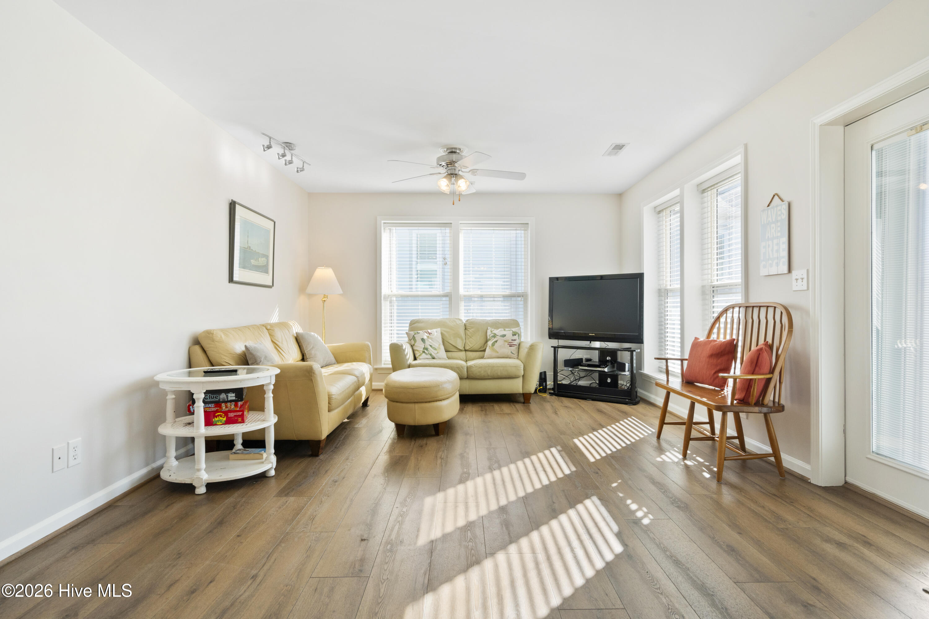 100549941 | Photo 17