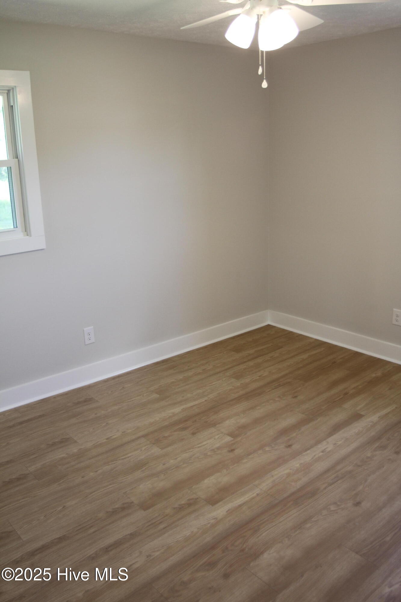 100526271 | Photo 14