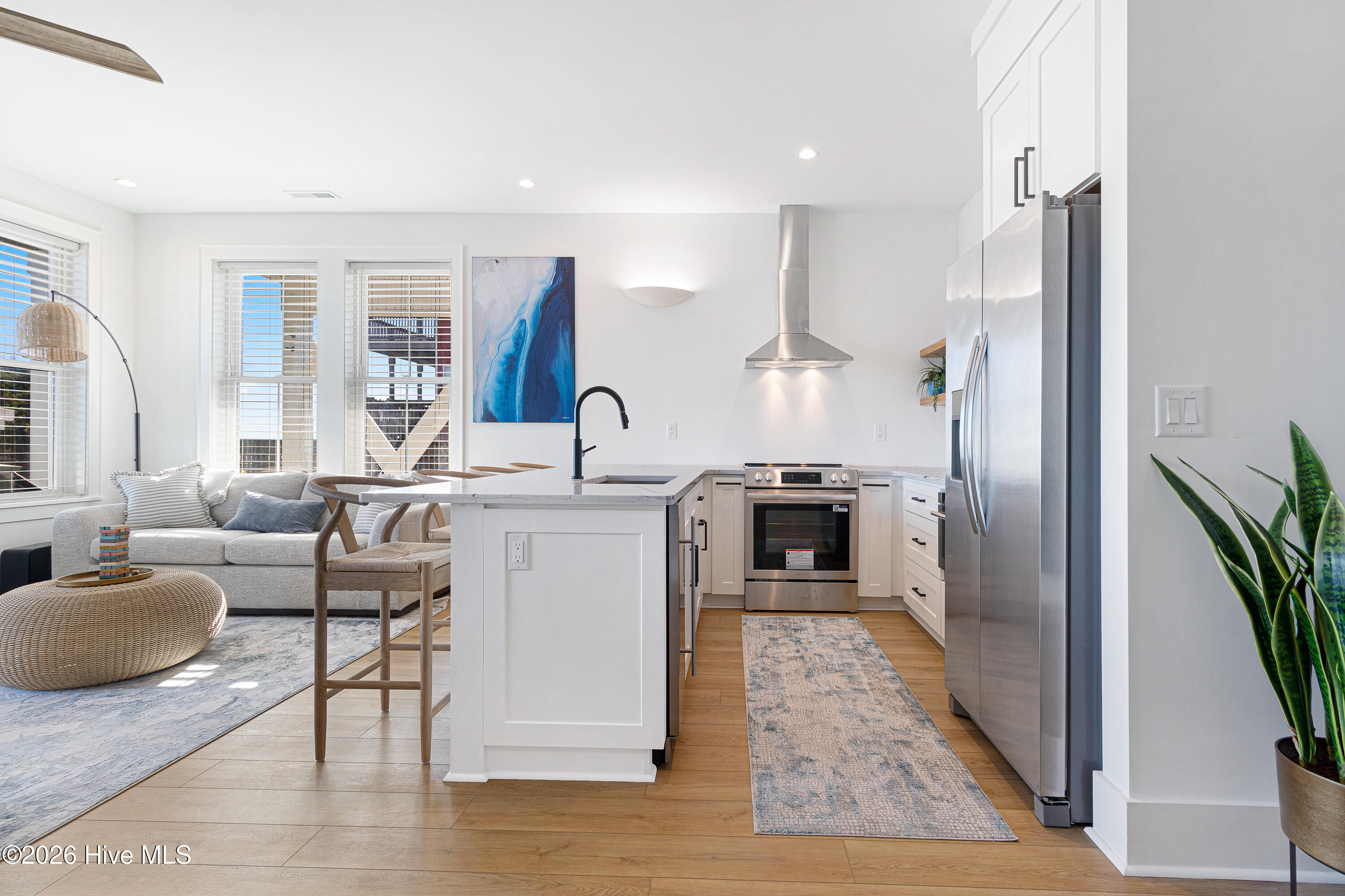 100567195 | Photo 13