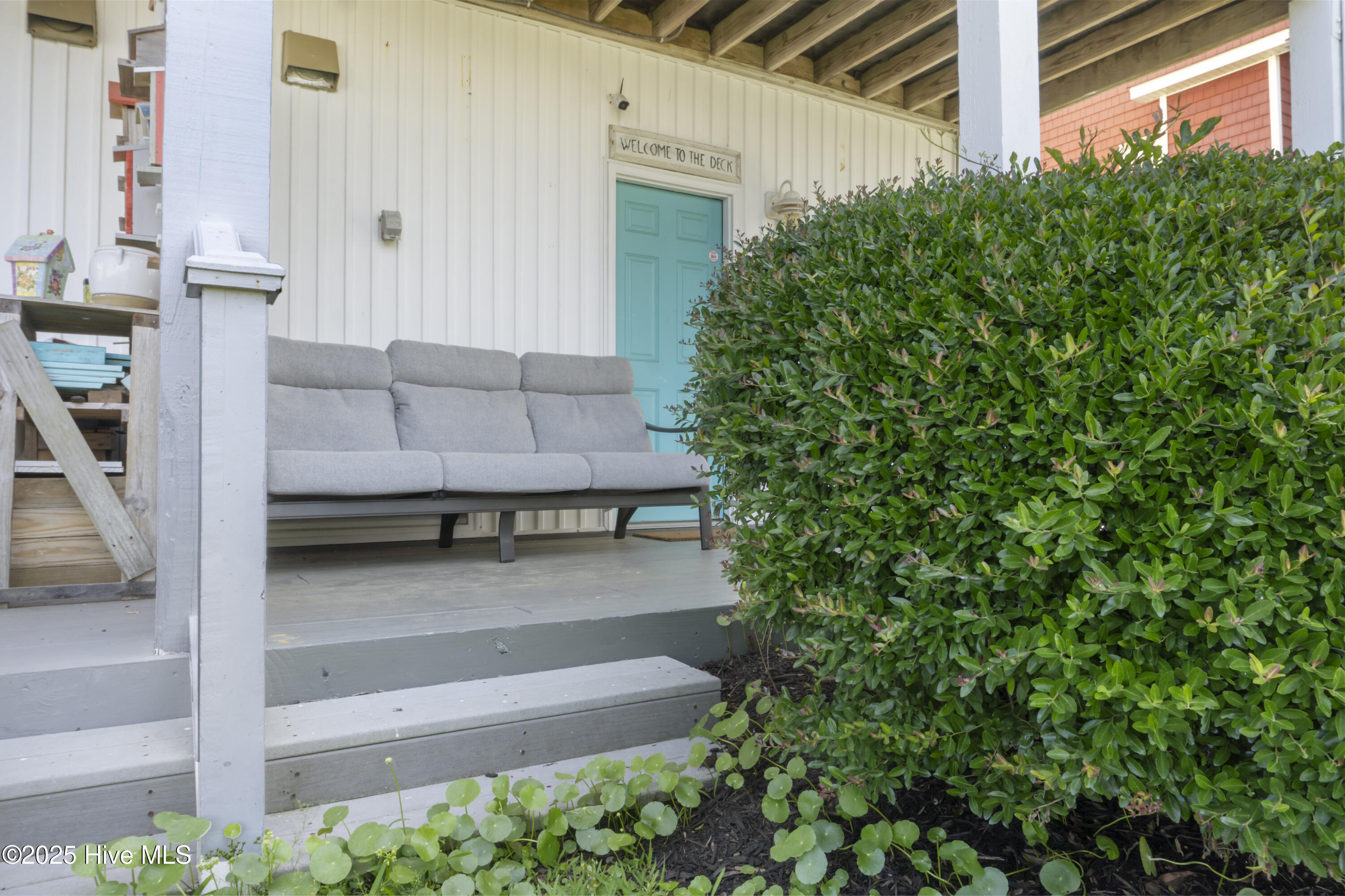 100526228 | Photo 19