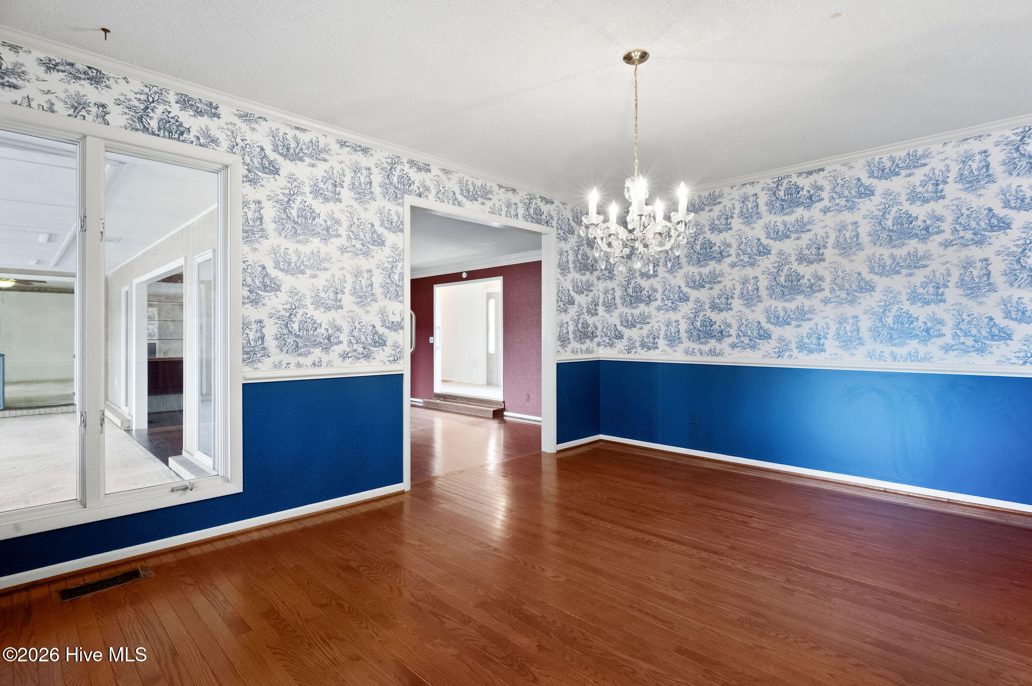 100556602 | Photo 13