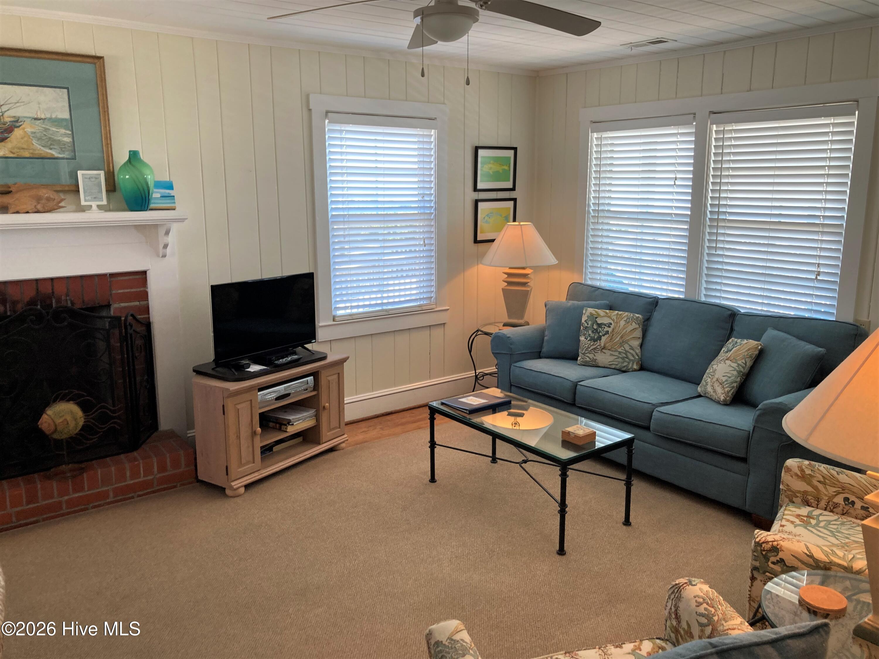 100560926 | Photo 13