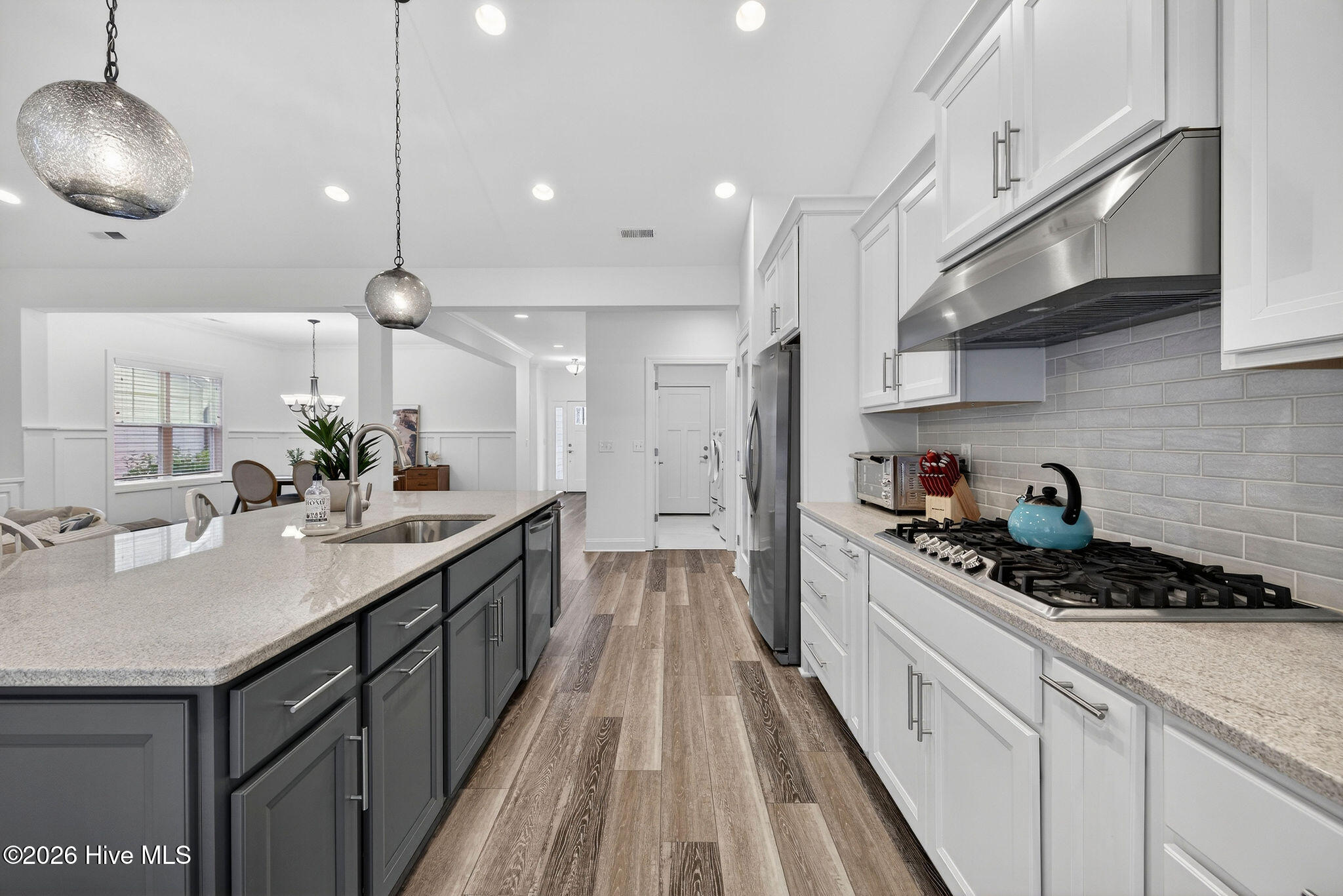 100557170 | Photo 29