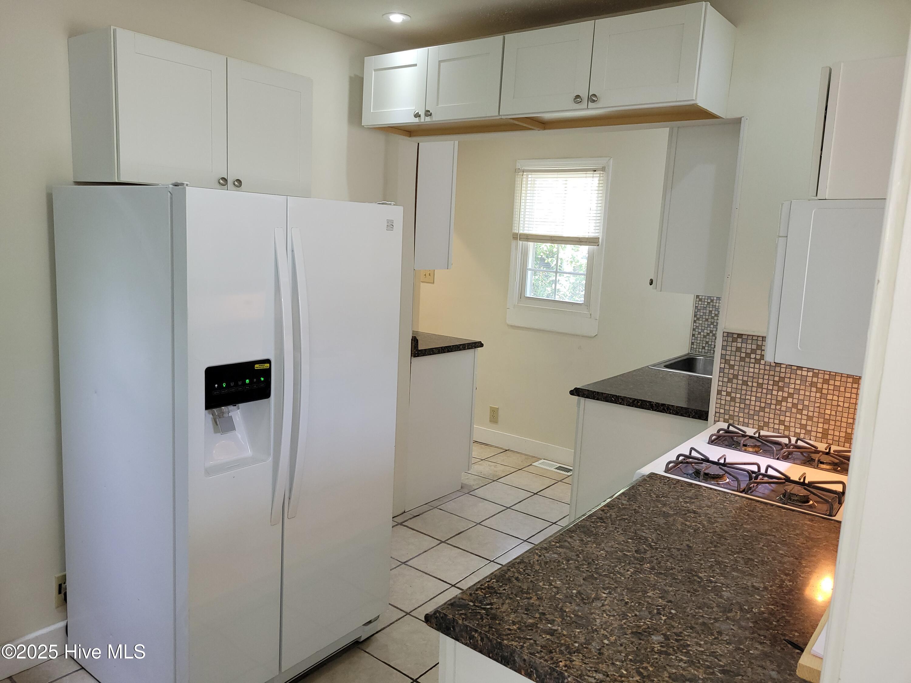 100531827 | Photo 11