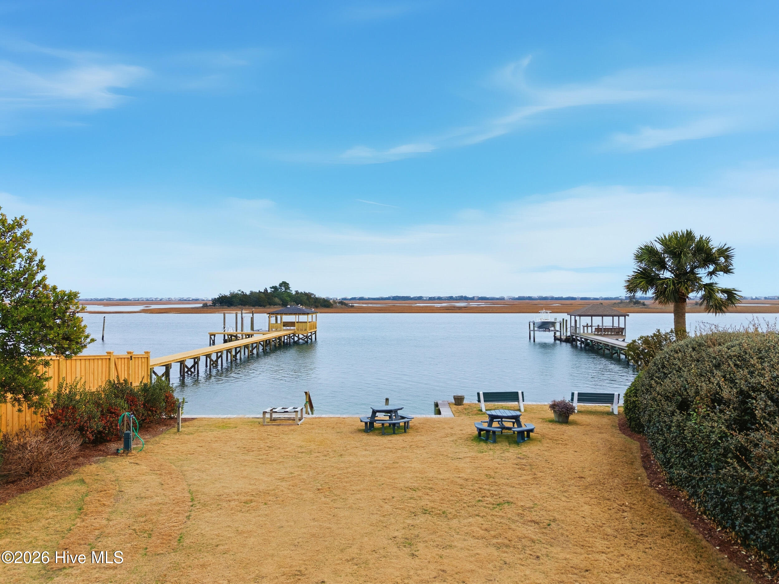 100566149 | Photo 12