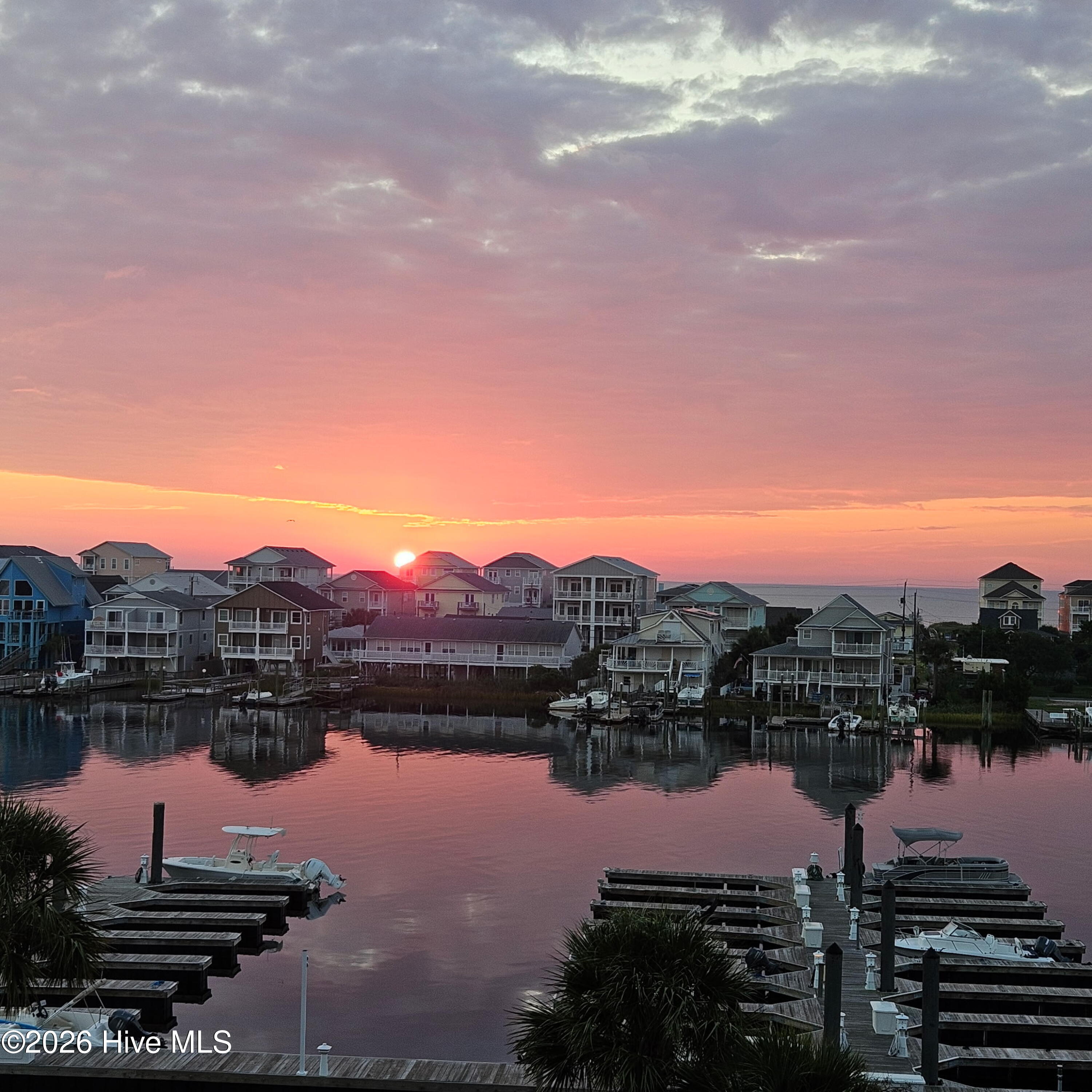 100550750 | Photo 29