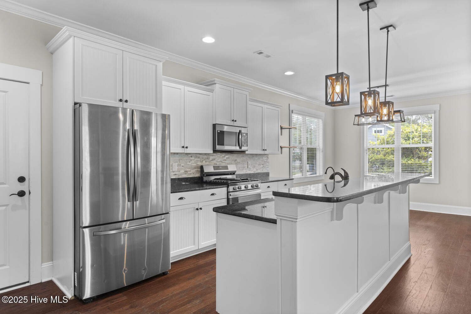 100507529 | Photo 13