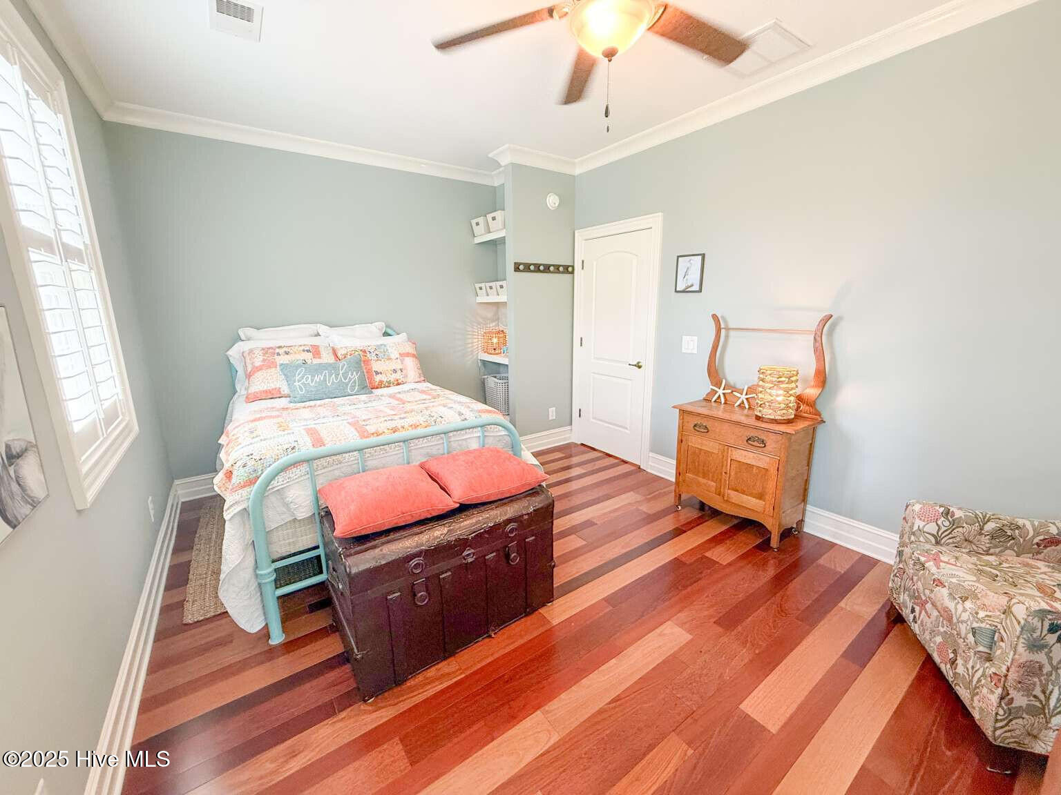 100523634 | Photo 17