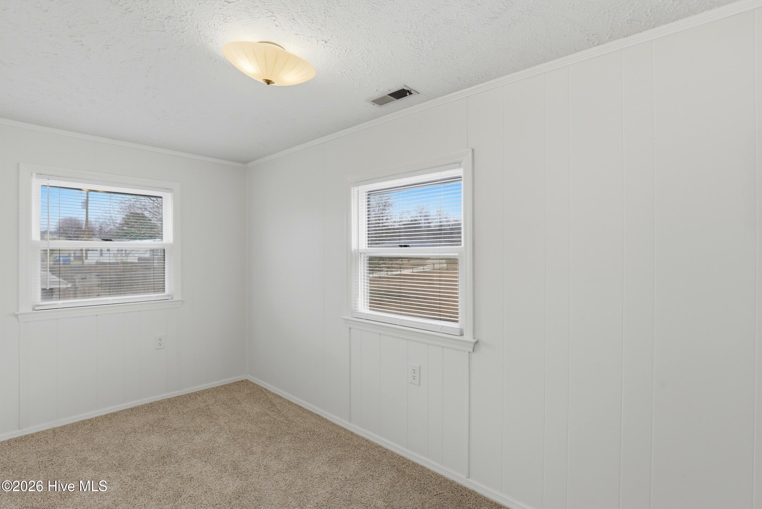 100561311 | Photo 31