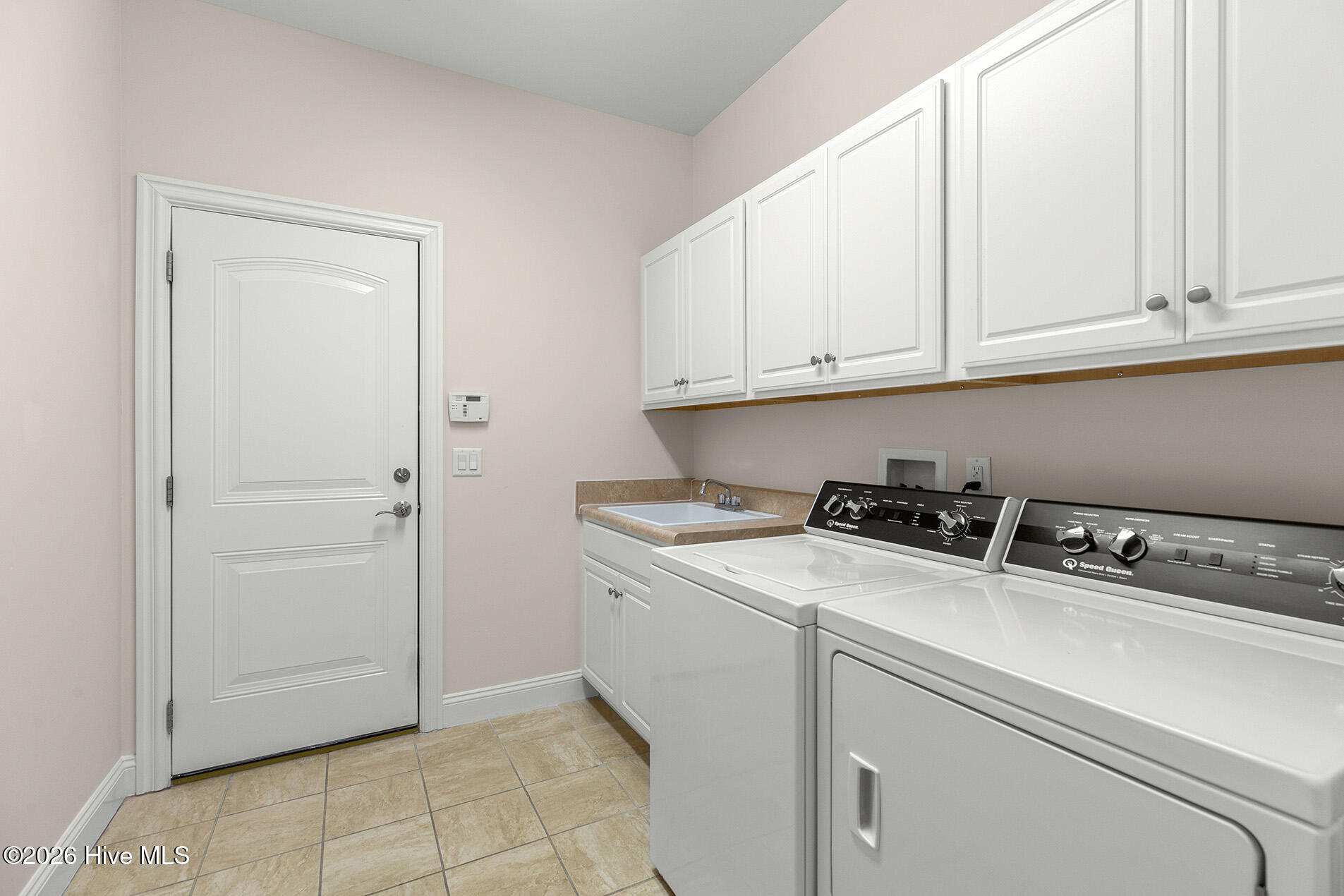 100556141 | Photo 38