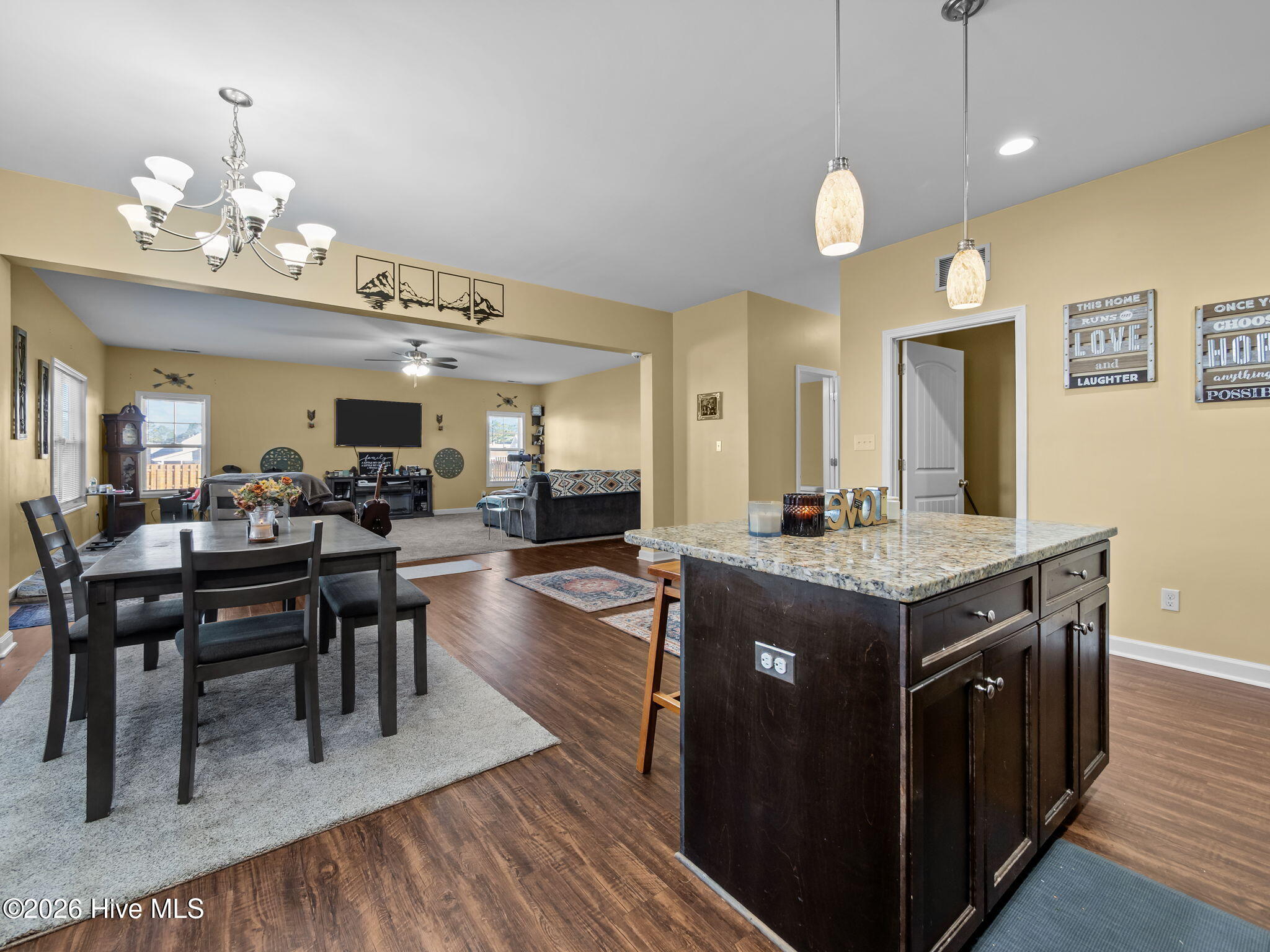 100549949 | Photo 21