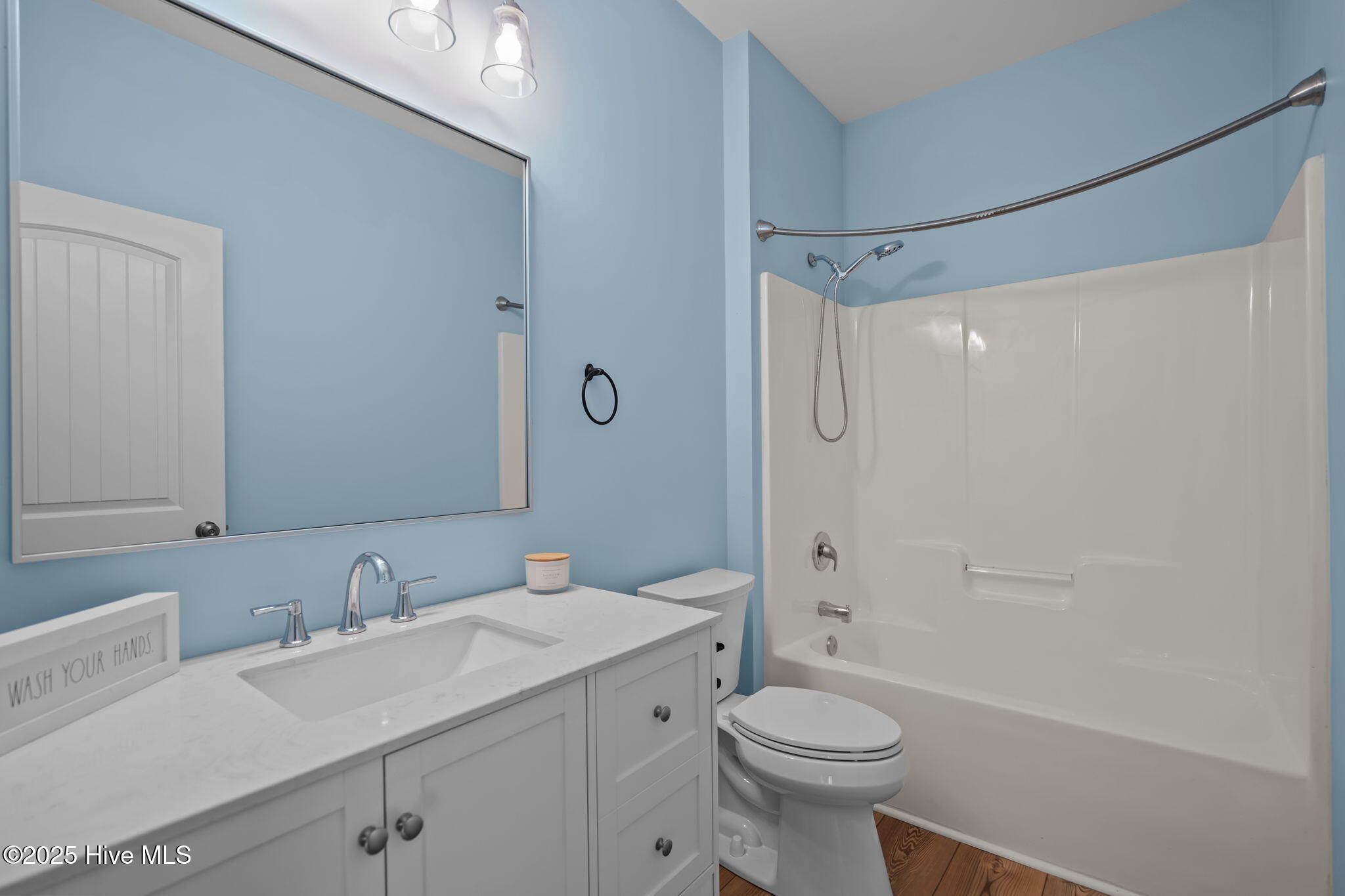 100547166 | Photo 24