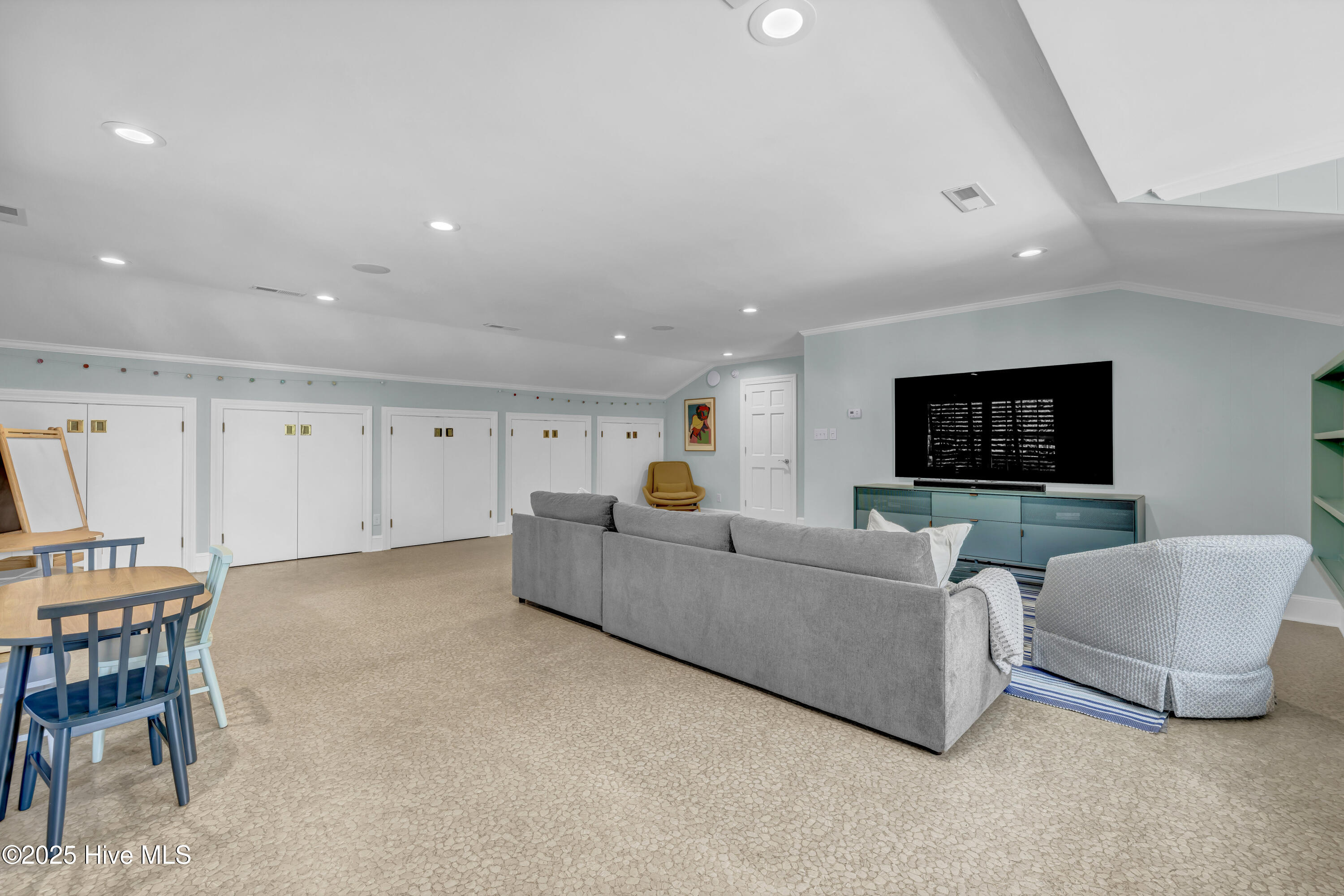 100519719 | Photo 20