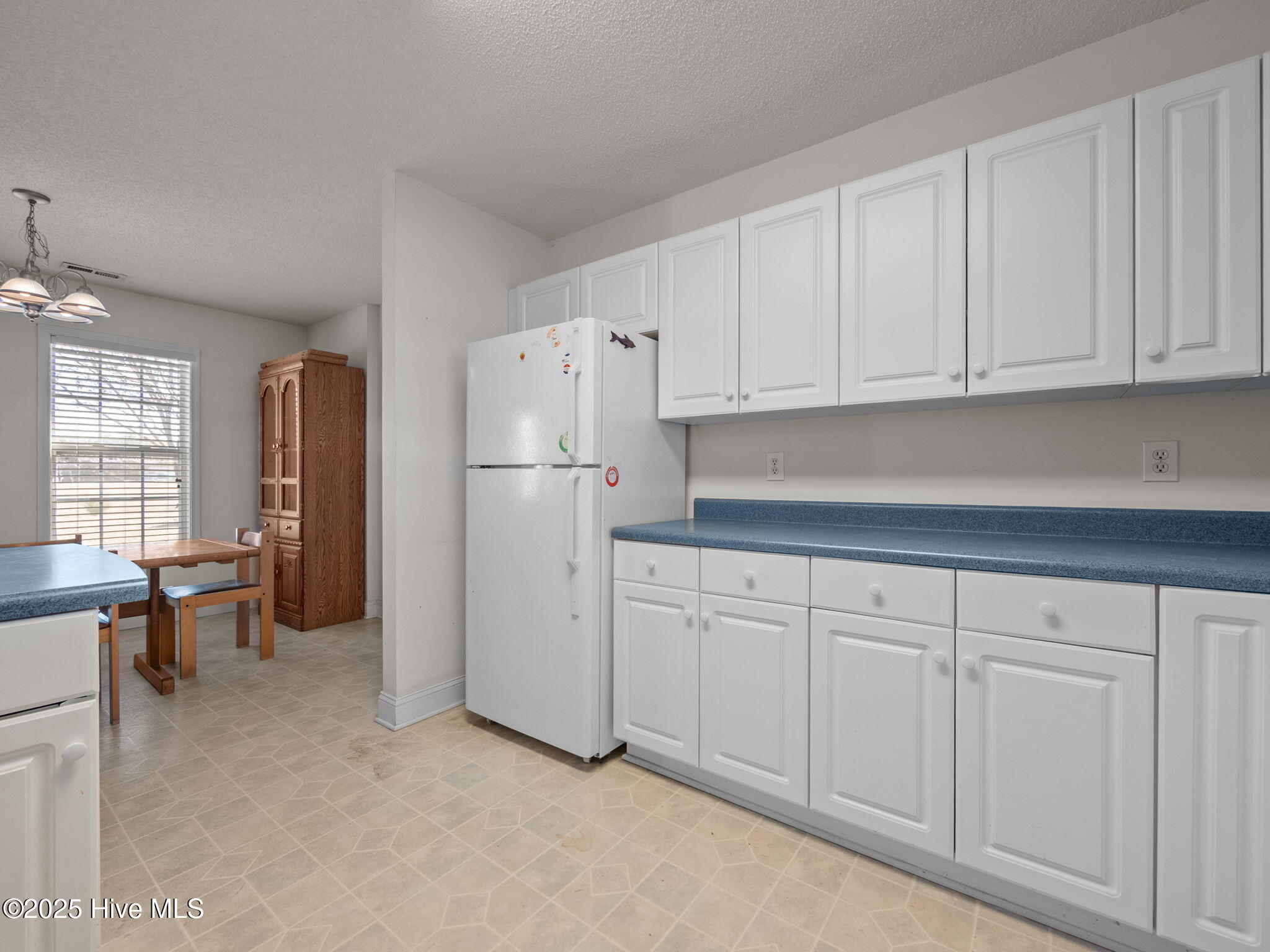 100545105 | Photo 41