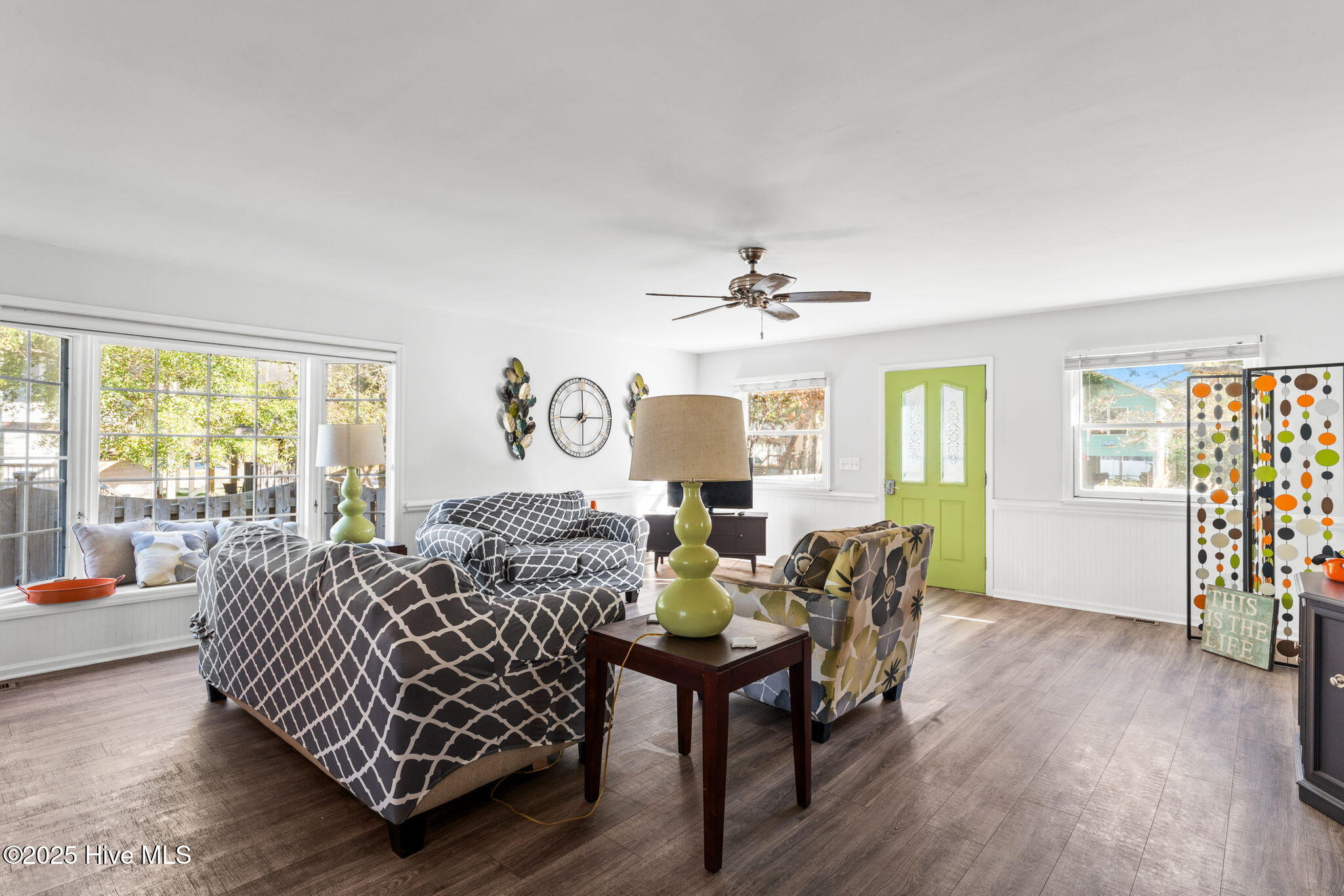 100543904 | Photo 21