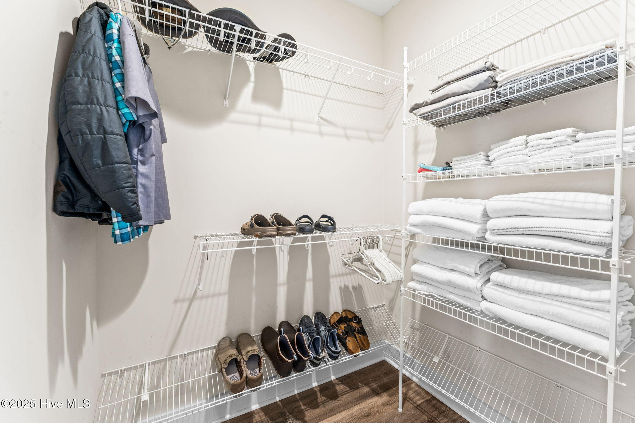 100514865 | Photo 20