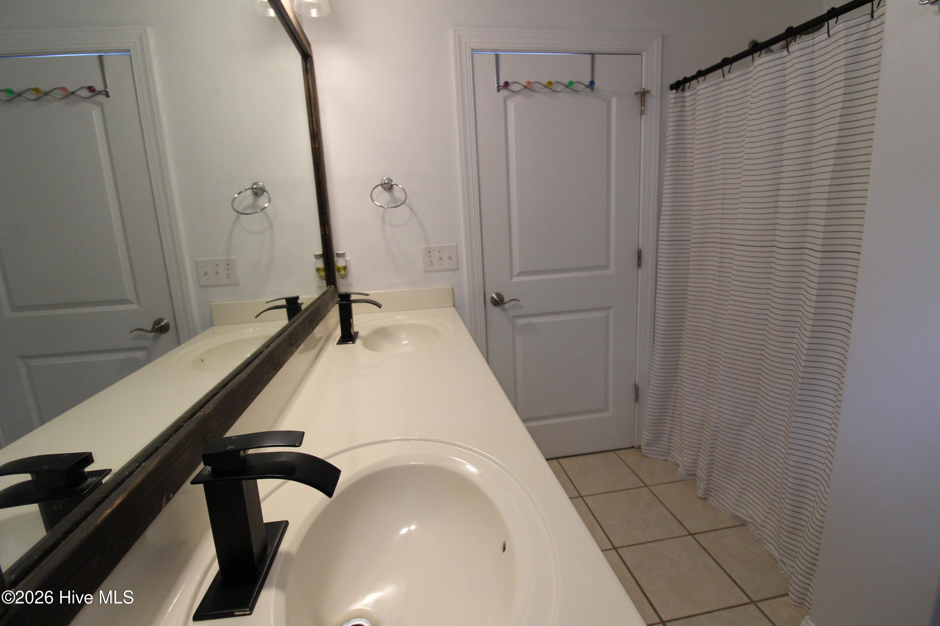 100538724 | Photo 25