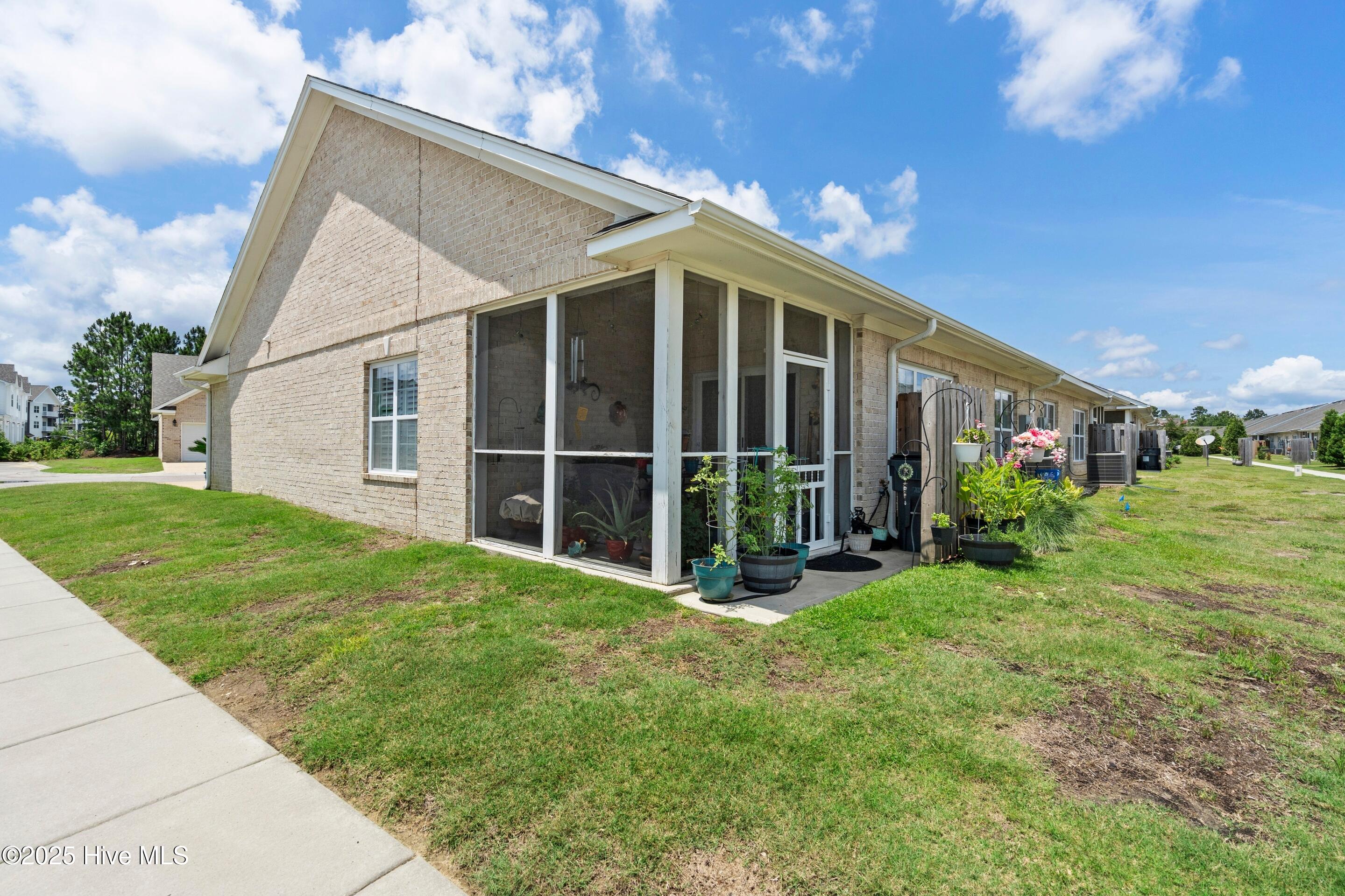 100512963 | Photo 45