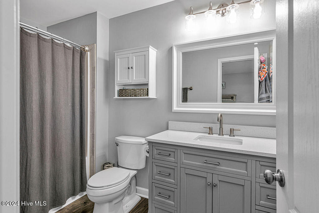 100543856 | Photo 24