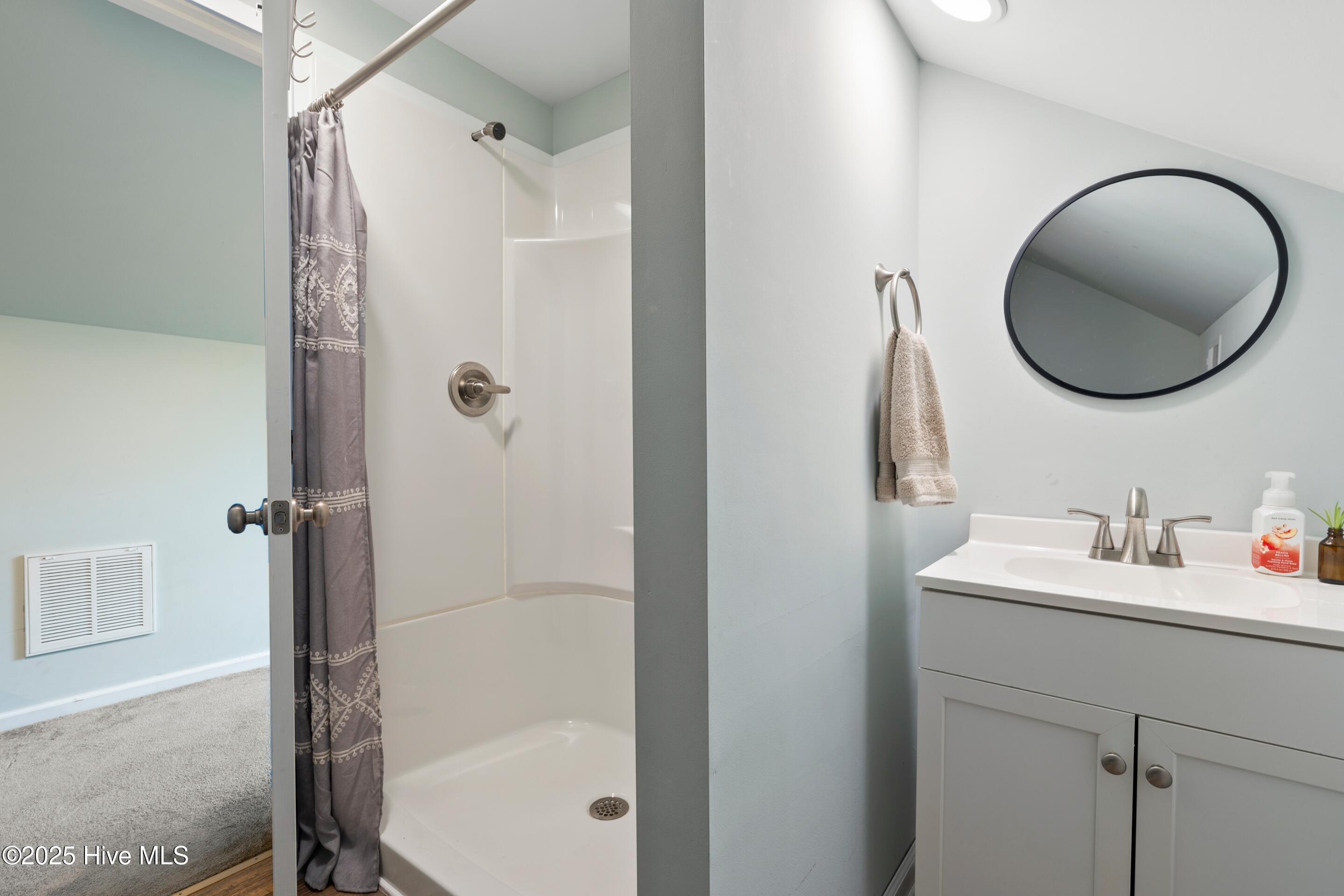 100567642 | Photo 38