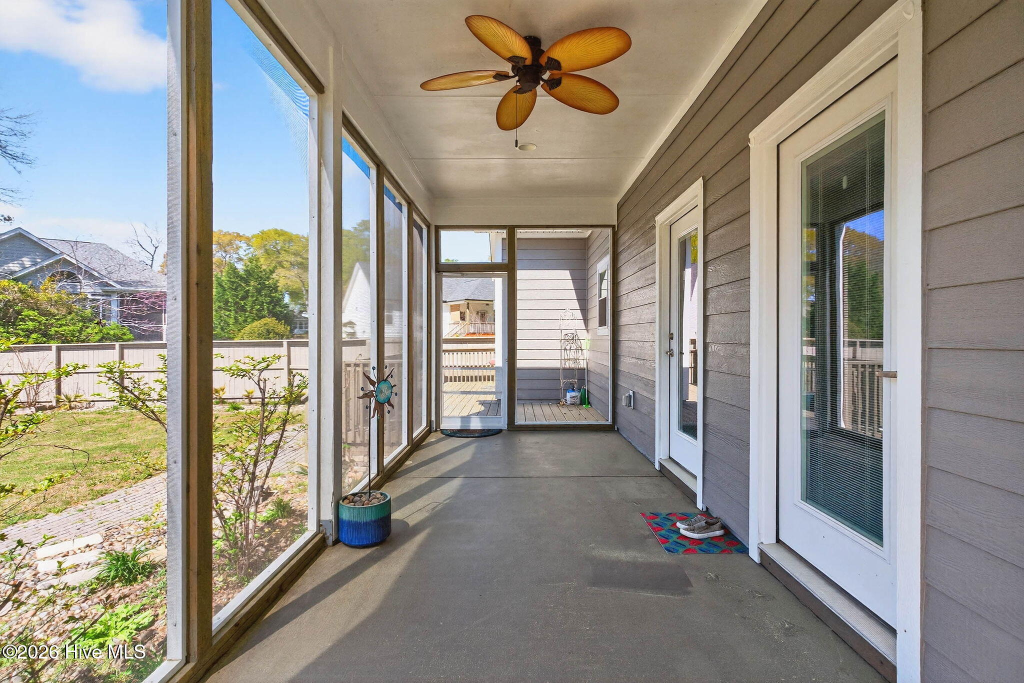 100525098 | Photo 38