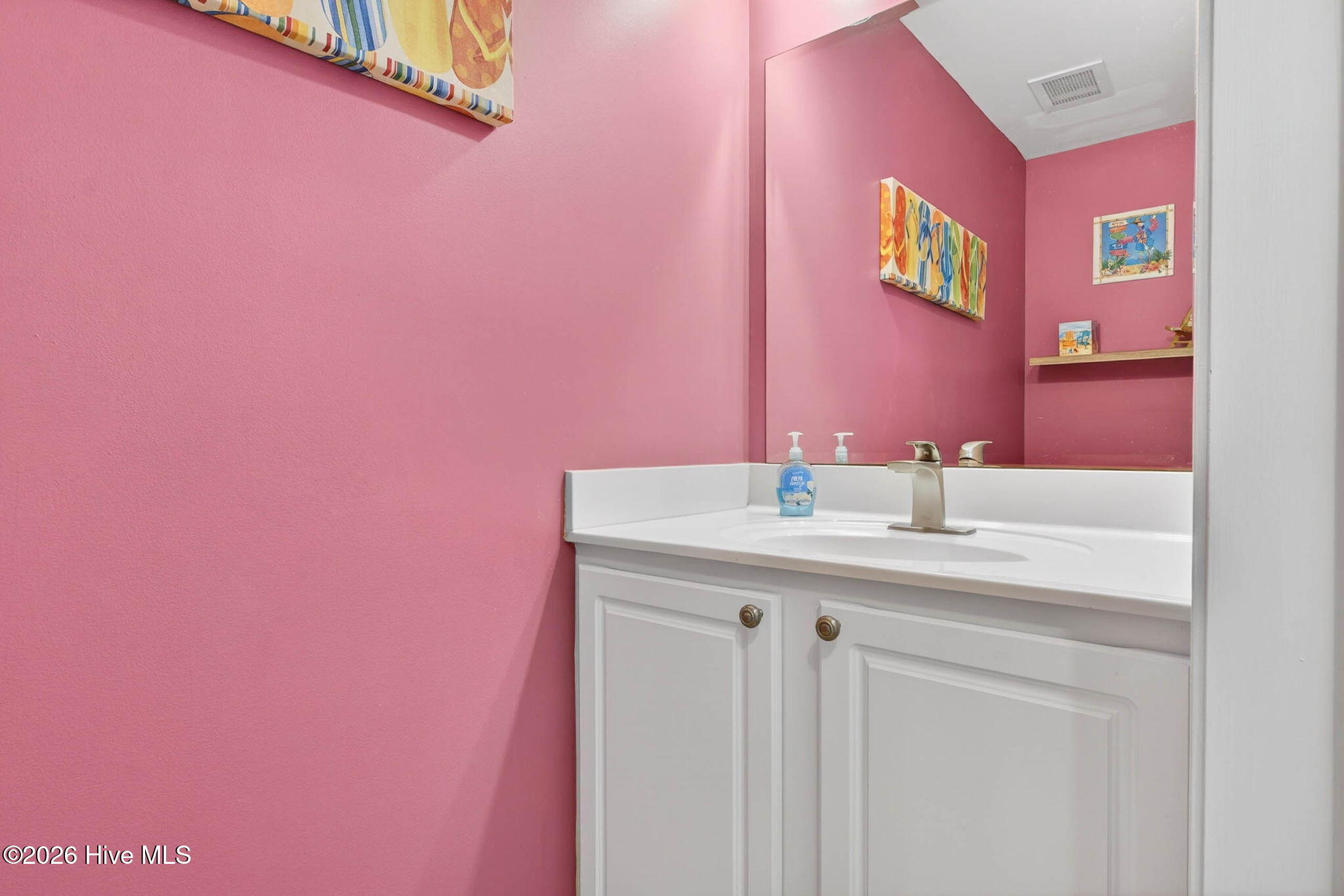 100563850 | Photo 17