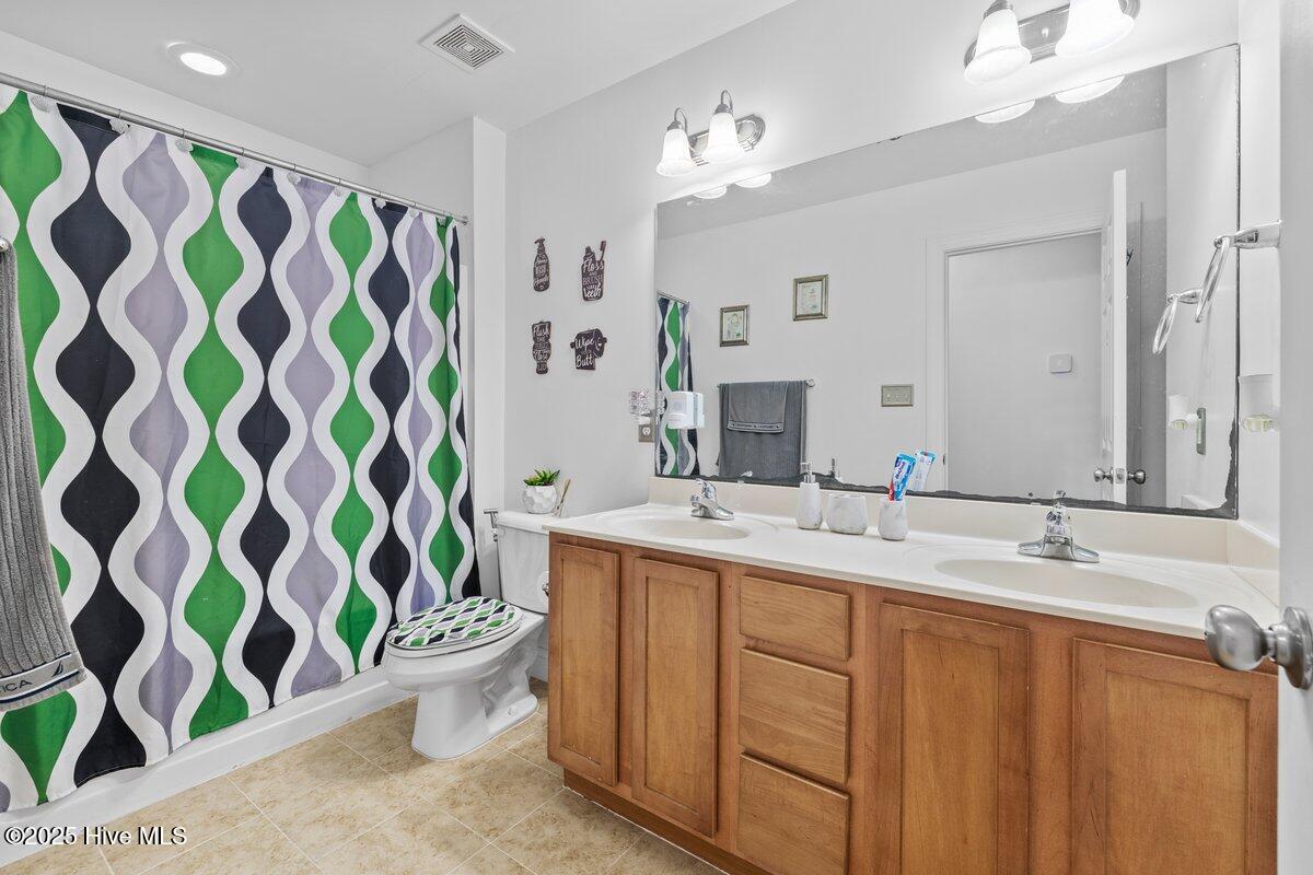 100534890 | Photo 15