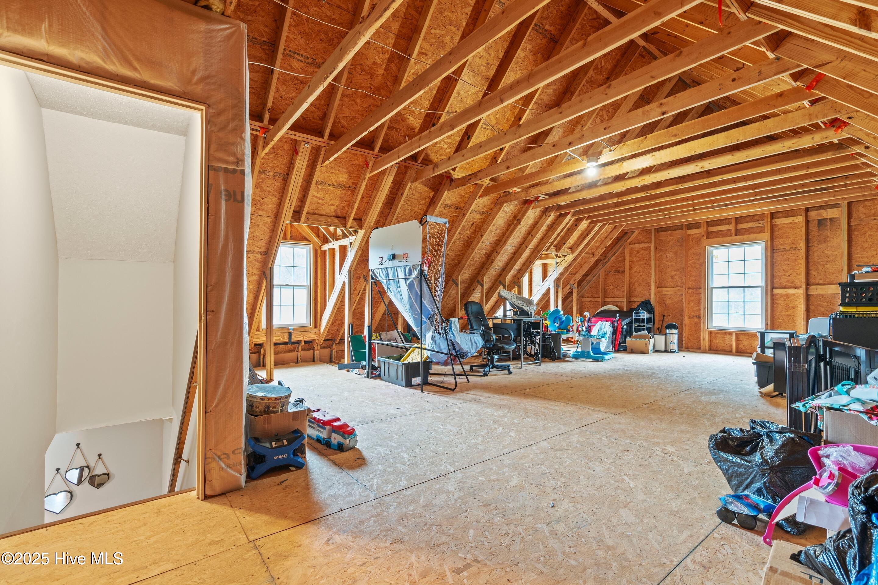 100537388 | Photo 52